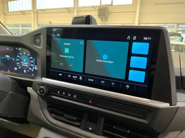 Volkswagen Transporter view 15