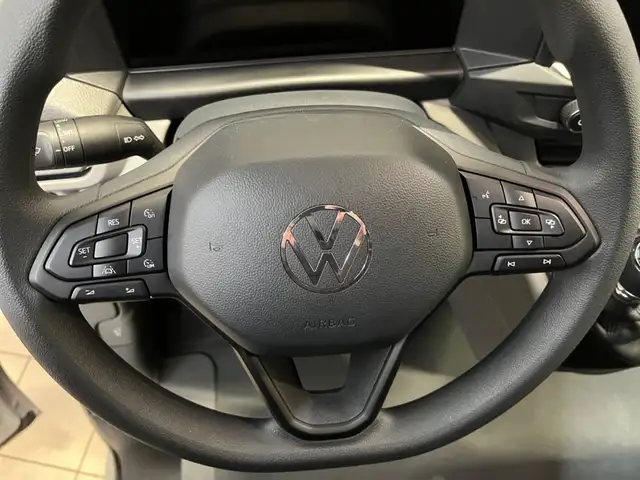 Volkswagen Transporter view 11