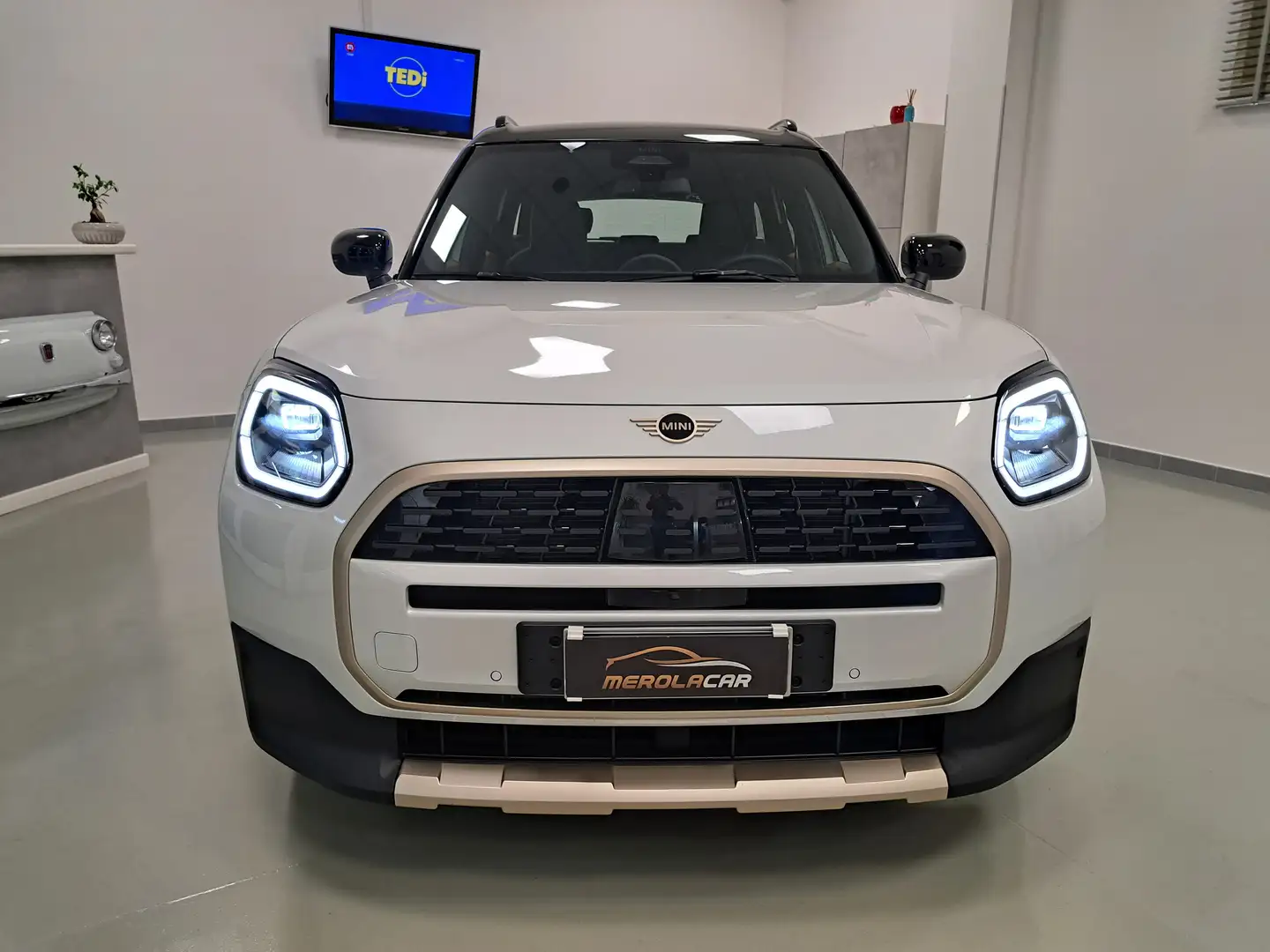 MINI Cooper Countryman U25 1.5 48V C Hybrid Favoured automatica Bianco - 2
