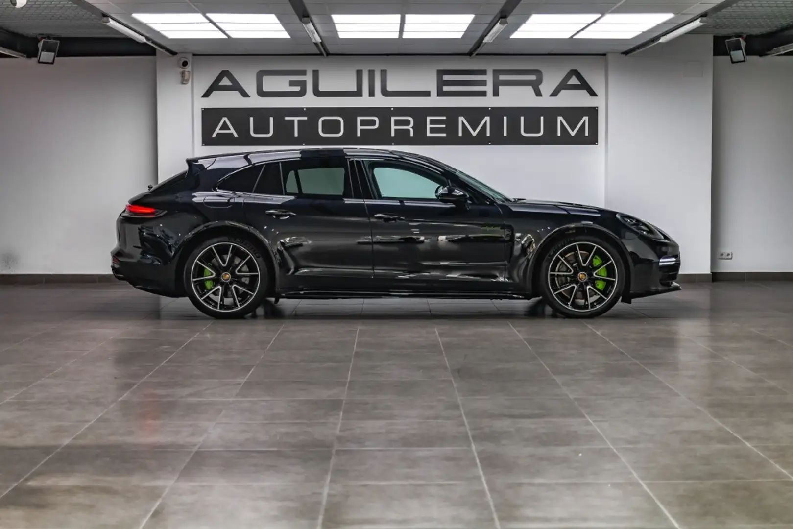 Porsche Panamera 4 E-Hybrid Sport Turismo Platinum Edition Negro - 2