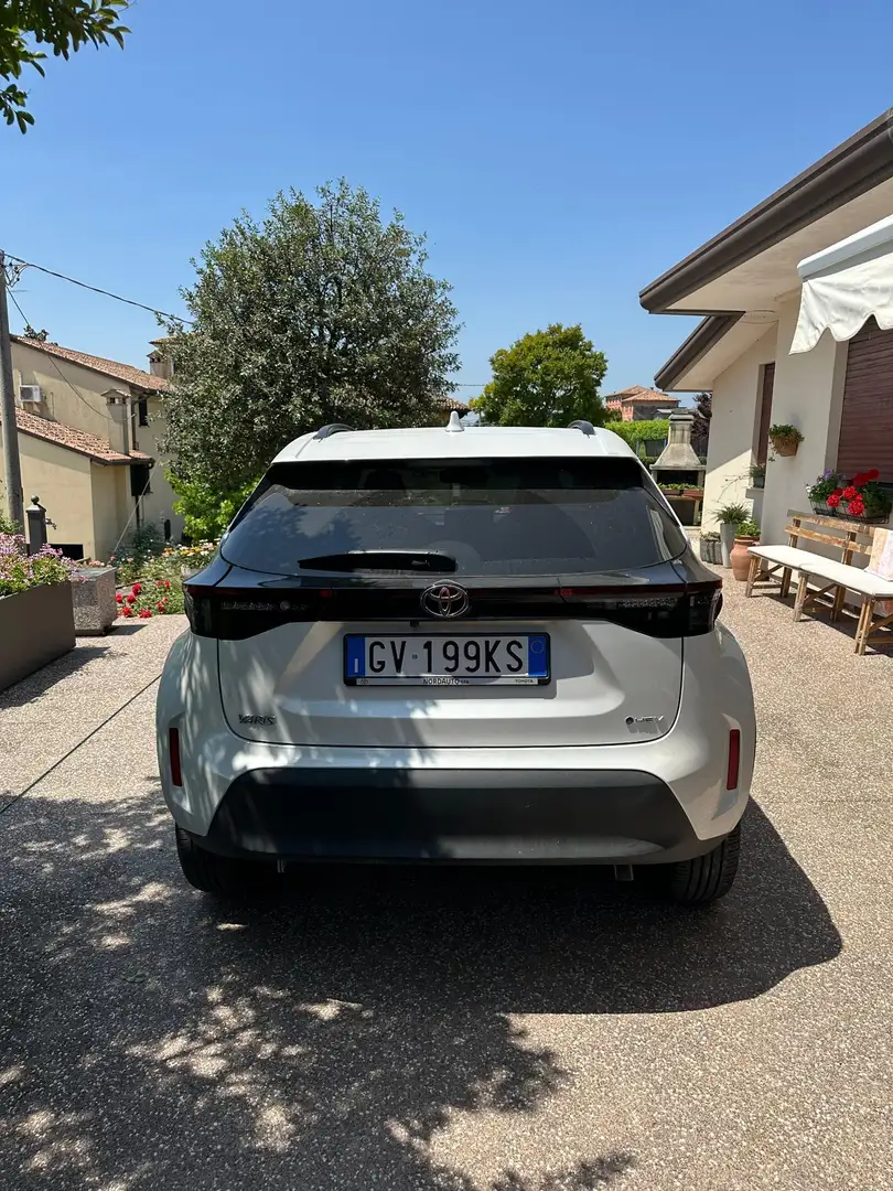 Toyota Yaris Cross 1.5h Lounge awd-i 130cv e-cvt - 2