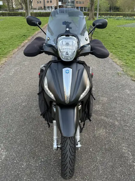 Piaggio Beverly 350 - foto 2