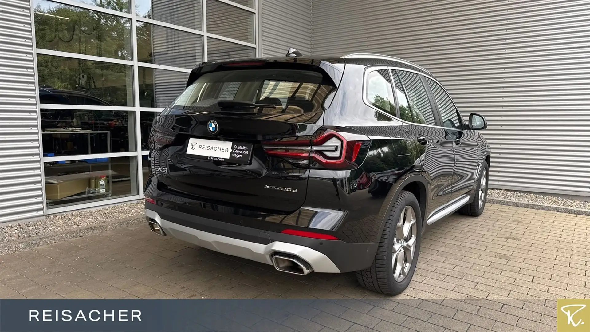 BMW X3 xDrive 20d Navi AHK HUD Laser ACC Pano H&K Schwarz - 2