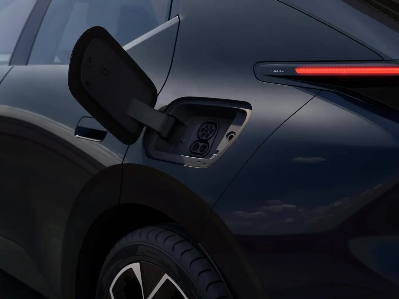Lynk & Co 02