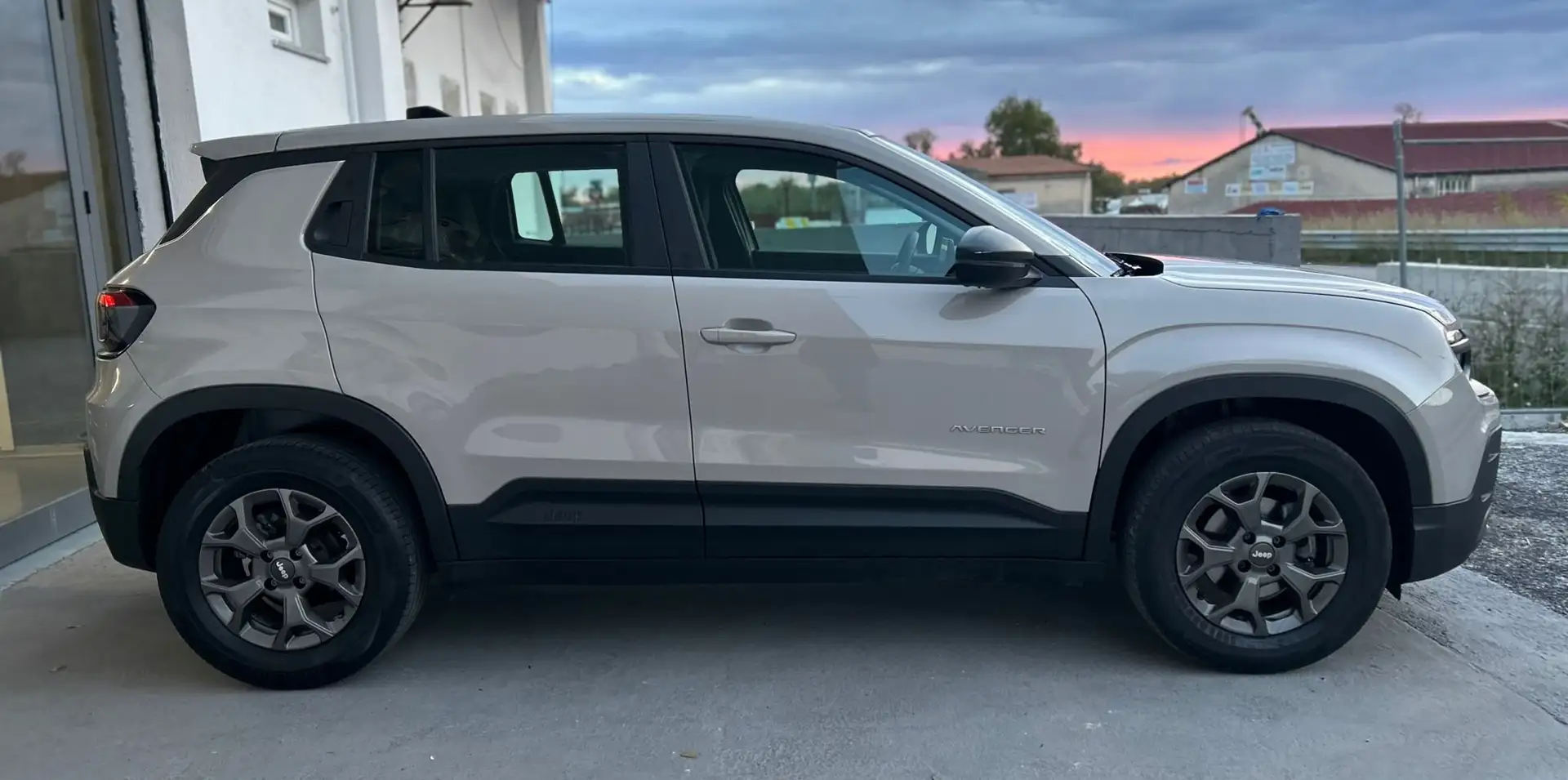 Jeep Avenger Avenger 1.2 turbo Longitude fwd 100cv Beige - 2