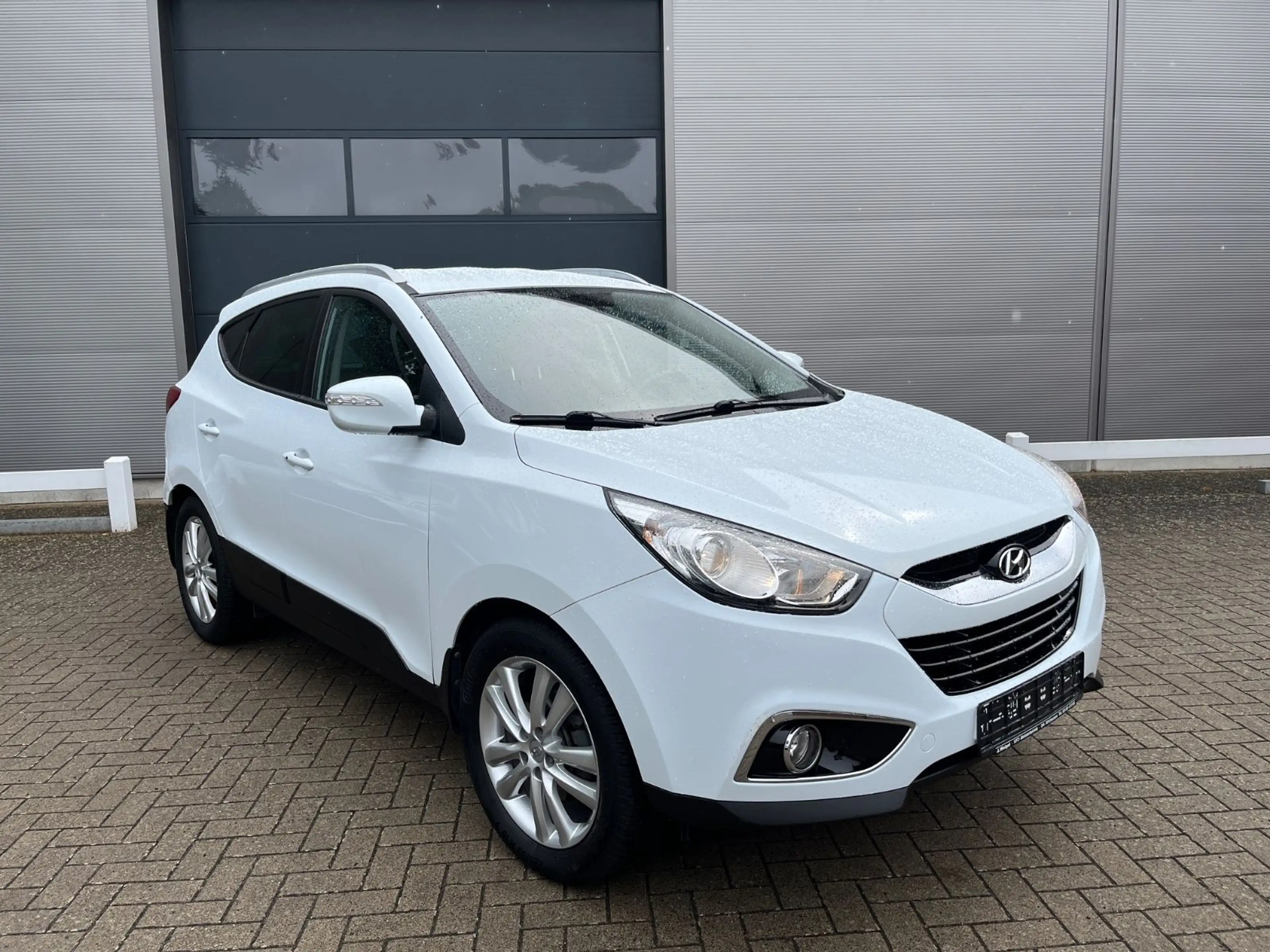 Hyundai iX35 Style 2.0 AWD AHK+LEDER+AUTOMATIK — photo 2