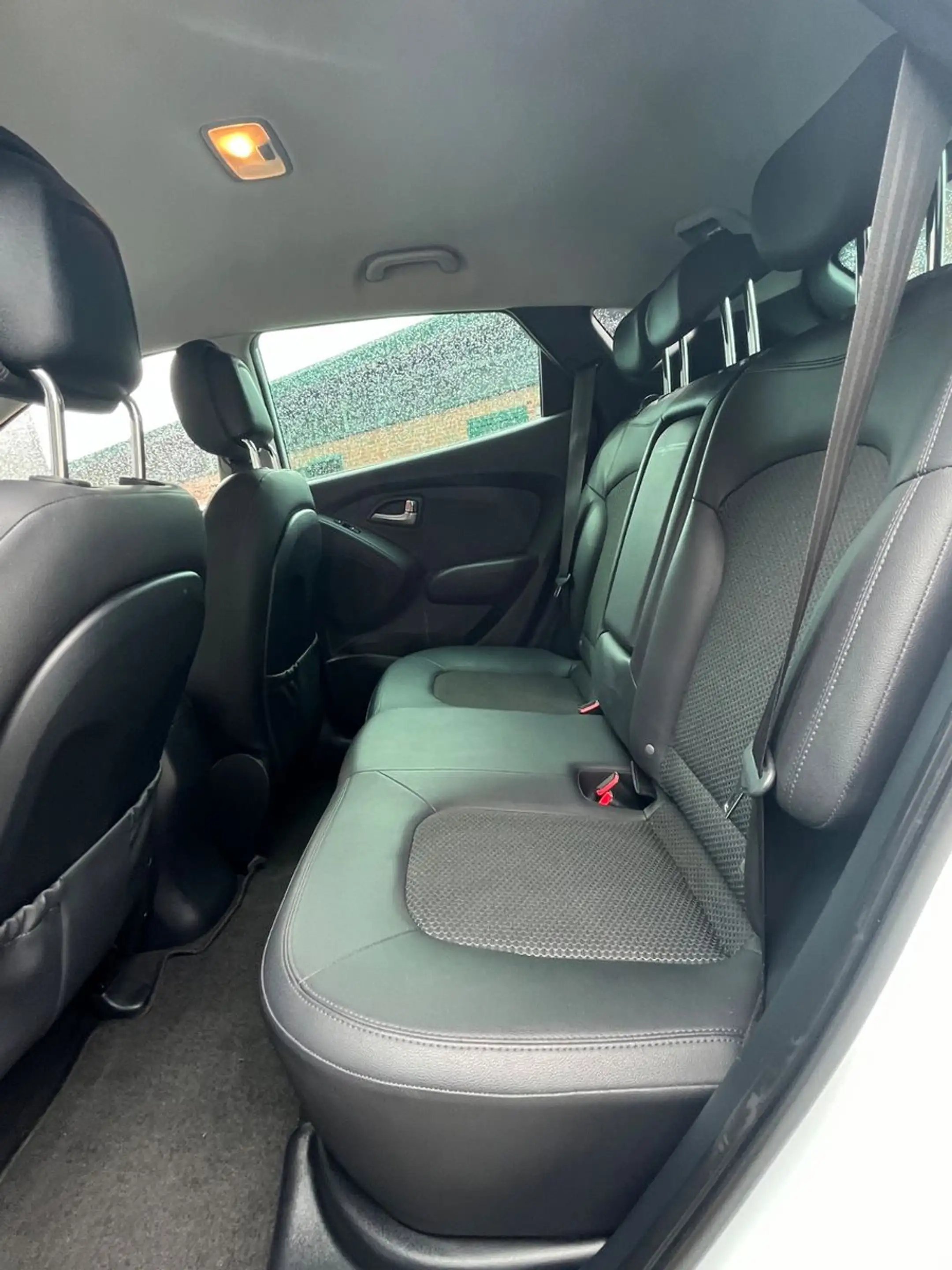 Hyundai iX35 Style 2.0 AWD AHK+LEDER+AUTOMATIK — photo 14