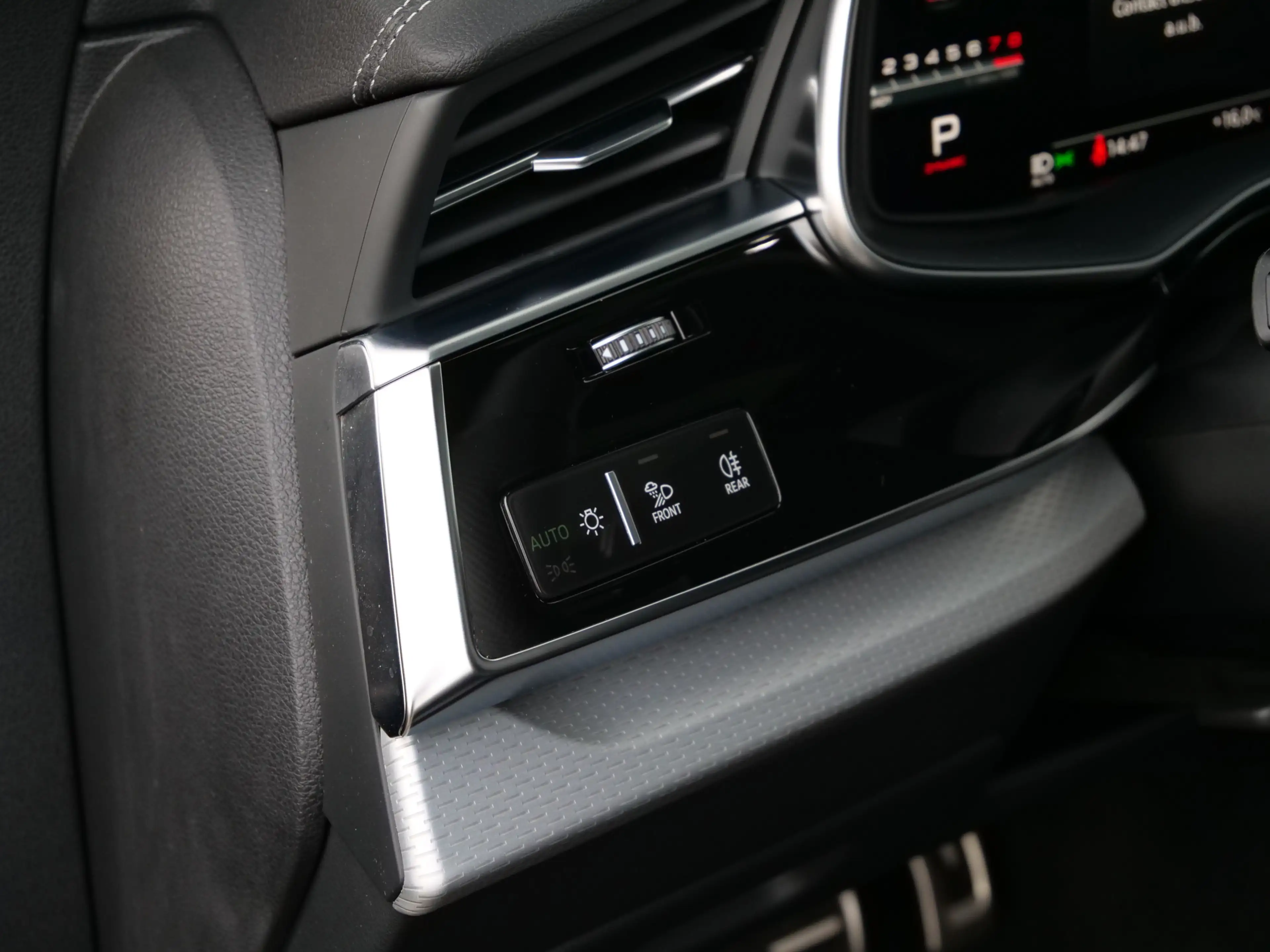 Audi SQ8 4.0 TFSI SQ8 Quattro 507 Pk Trekhaak / Schuifdak / — photo 35