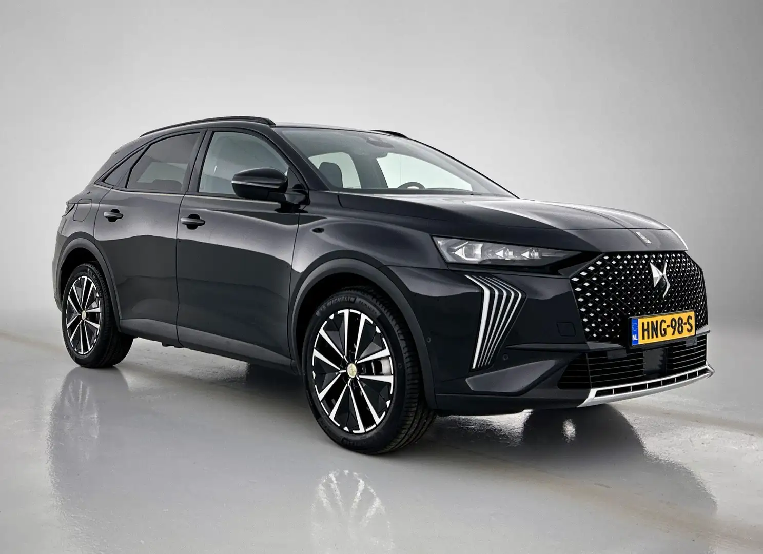 DS Automobiles DS 7 SUV Edition France Hybrid 225 pk Automaat | Naviga Zwart - 2