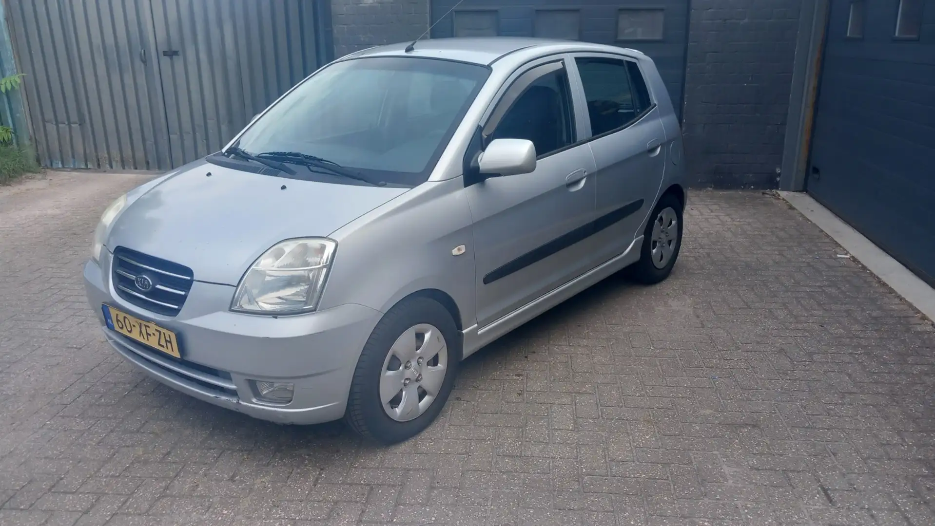 Kia Picanto 1.0 LXE.Radio met bluetooth,stuurbekrachting,elekt Grijs - 1