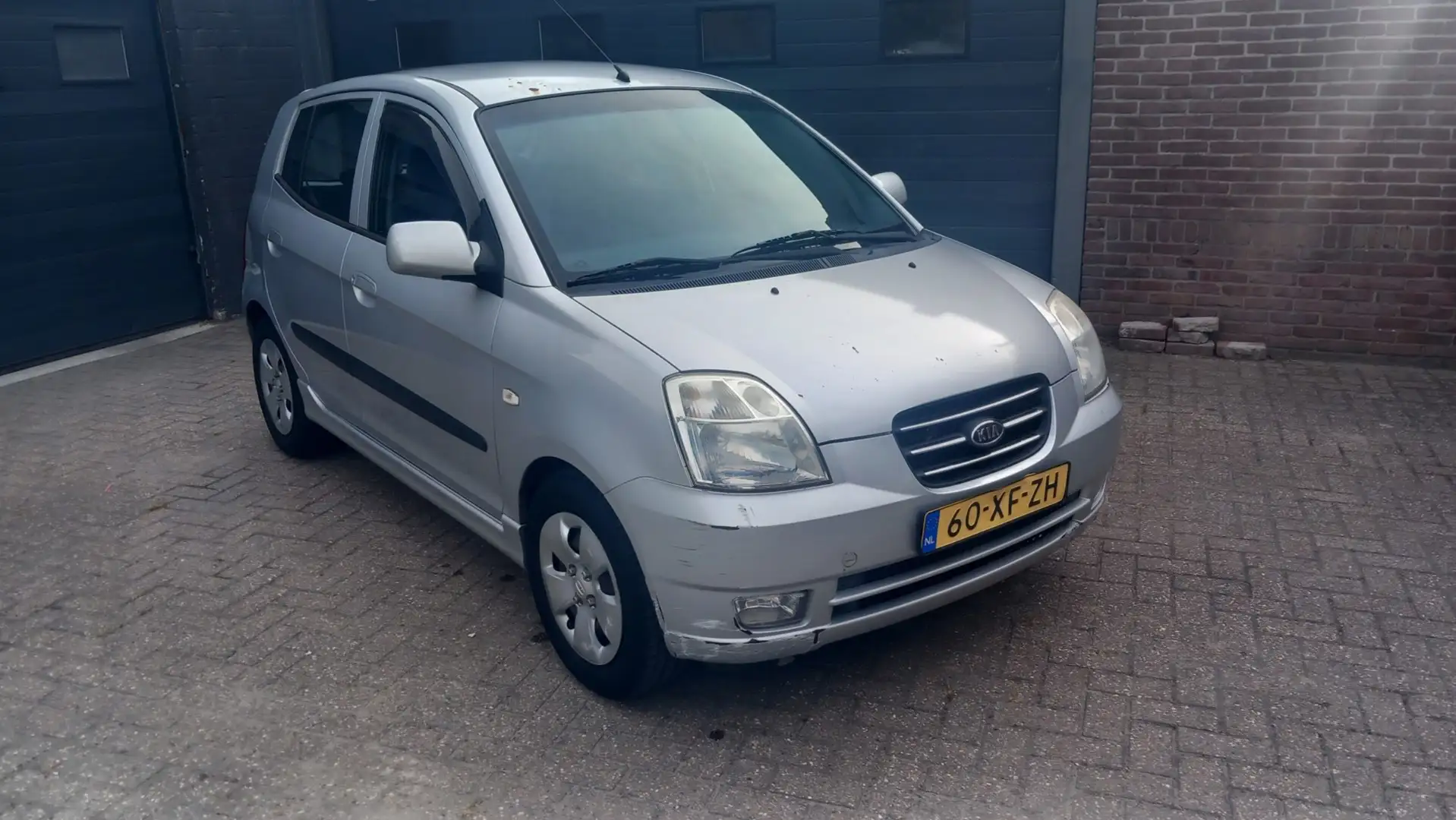 Kia Picanto 1.0 LXE.Radio met bluetooth,stuurbekrachting,elekt Grijs - 2