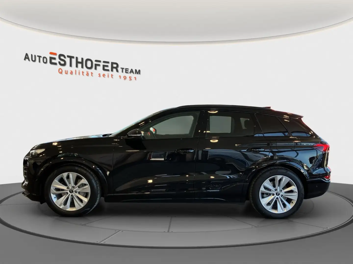 Audi Q6 e-tron quattro Schwarz - 2
