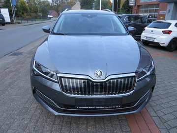 Superb Combi 1.4 TSI iV DSG Style Navi LED SHZ RFK