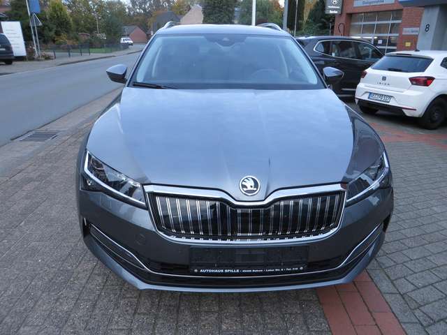 Imagine Skoda Superb Superb Combi 1.4 TSI iV DSG Style