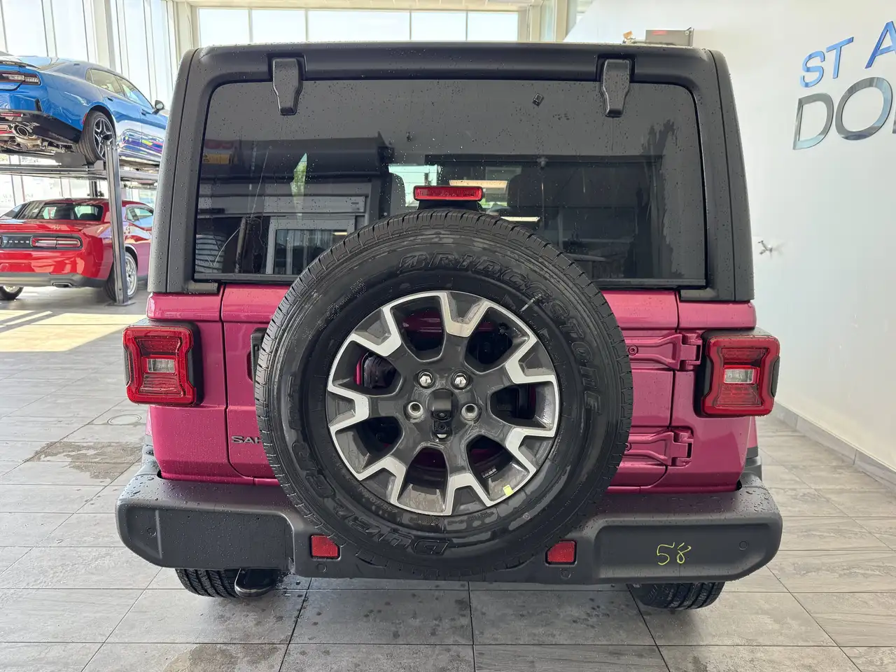 Jeep Wrangler photo Jeep Wrangler