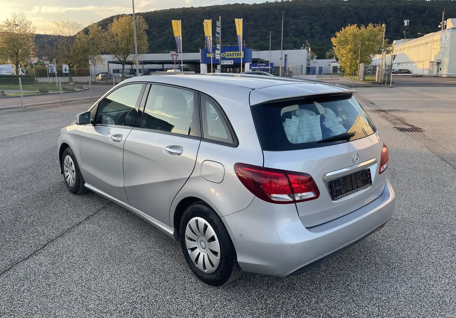 Mercedes-Benz B 180 B180 1.6/NAV/PDC/Top Zustand Argent - 2