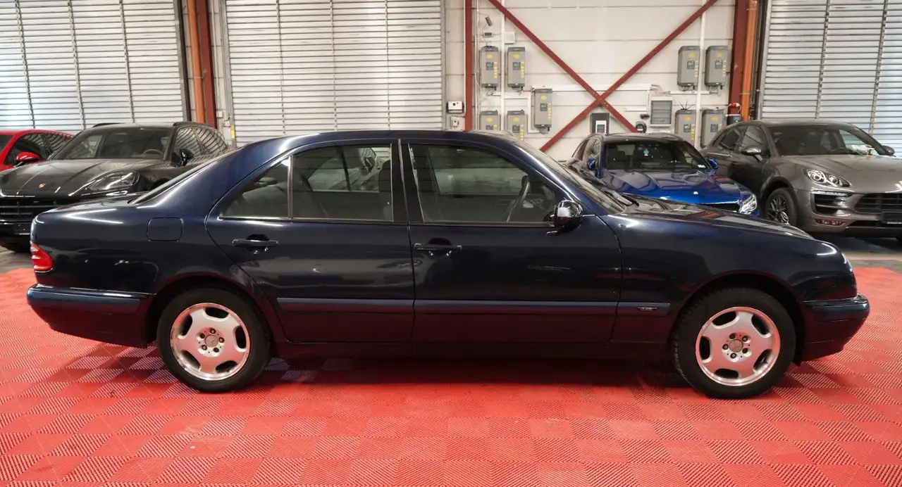 Mercedes-Benz E 220 CDI Aut. CLASSIC *3.Hand*, foto 4