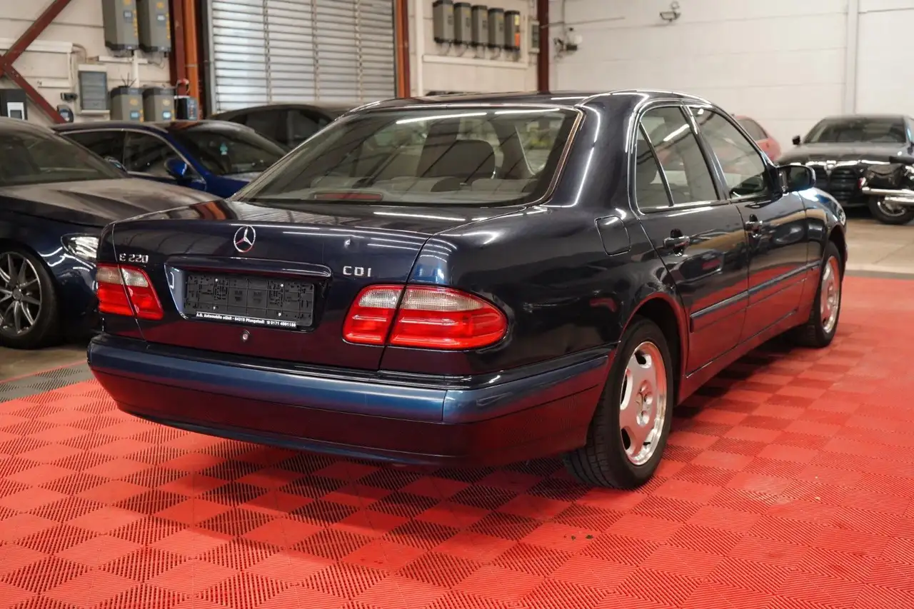 Mercedes-Benz E 220 CDI Aut. CLASSIC *3.Hand*, foto 7