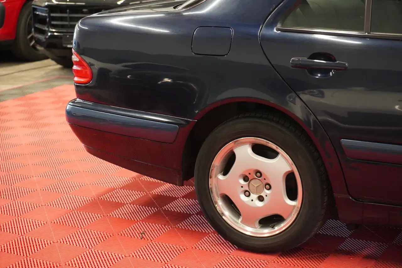 Mercedes-Benz E 220 CDI Aut. CLASSIC *3.Hand*, foto 6