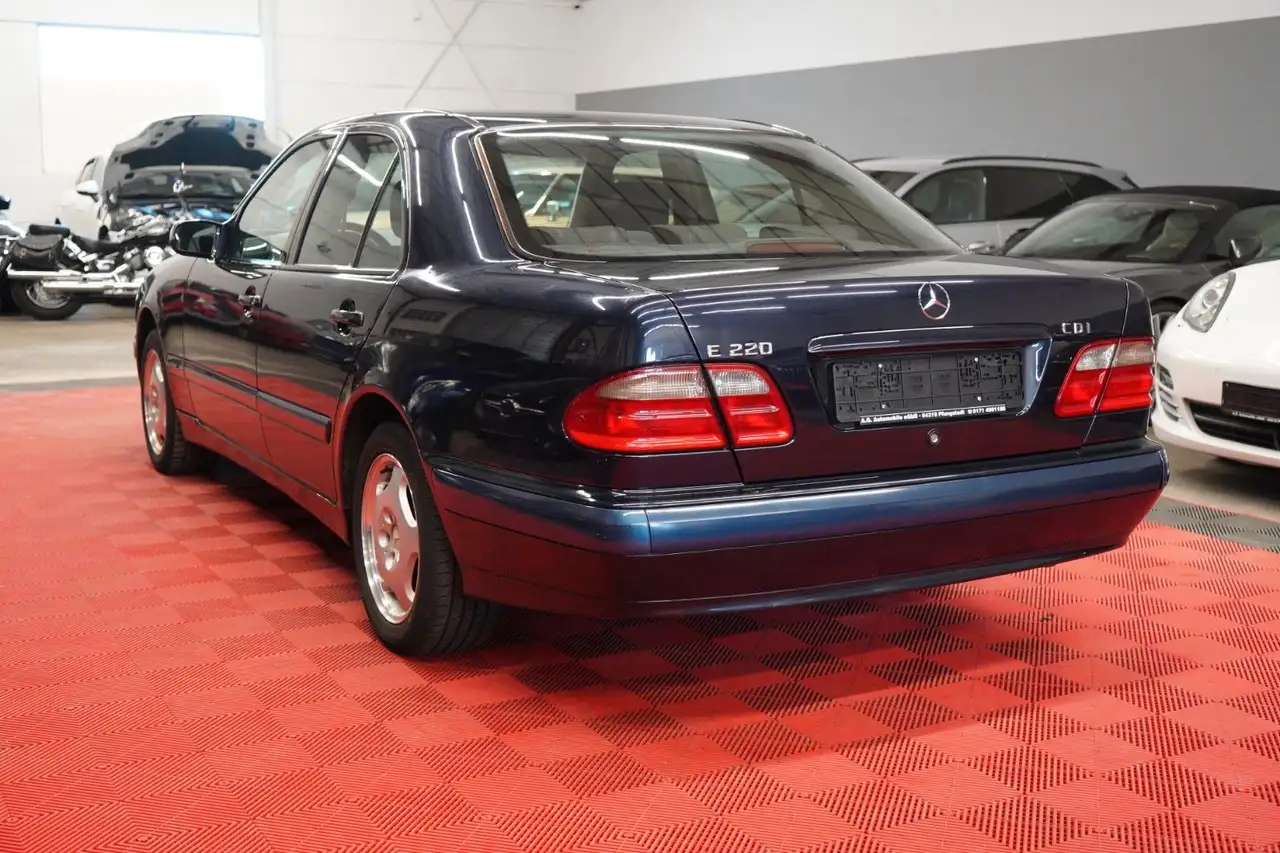 Mercedes-Benz E 220 CDI Aut. CLASSIC *3.Hand*, foto 9