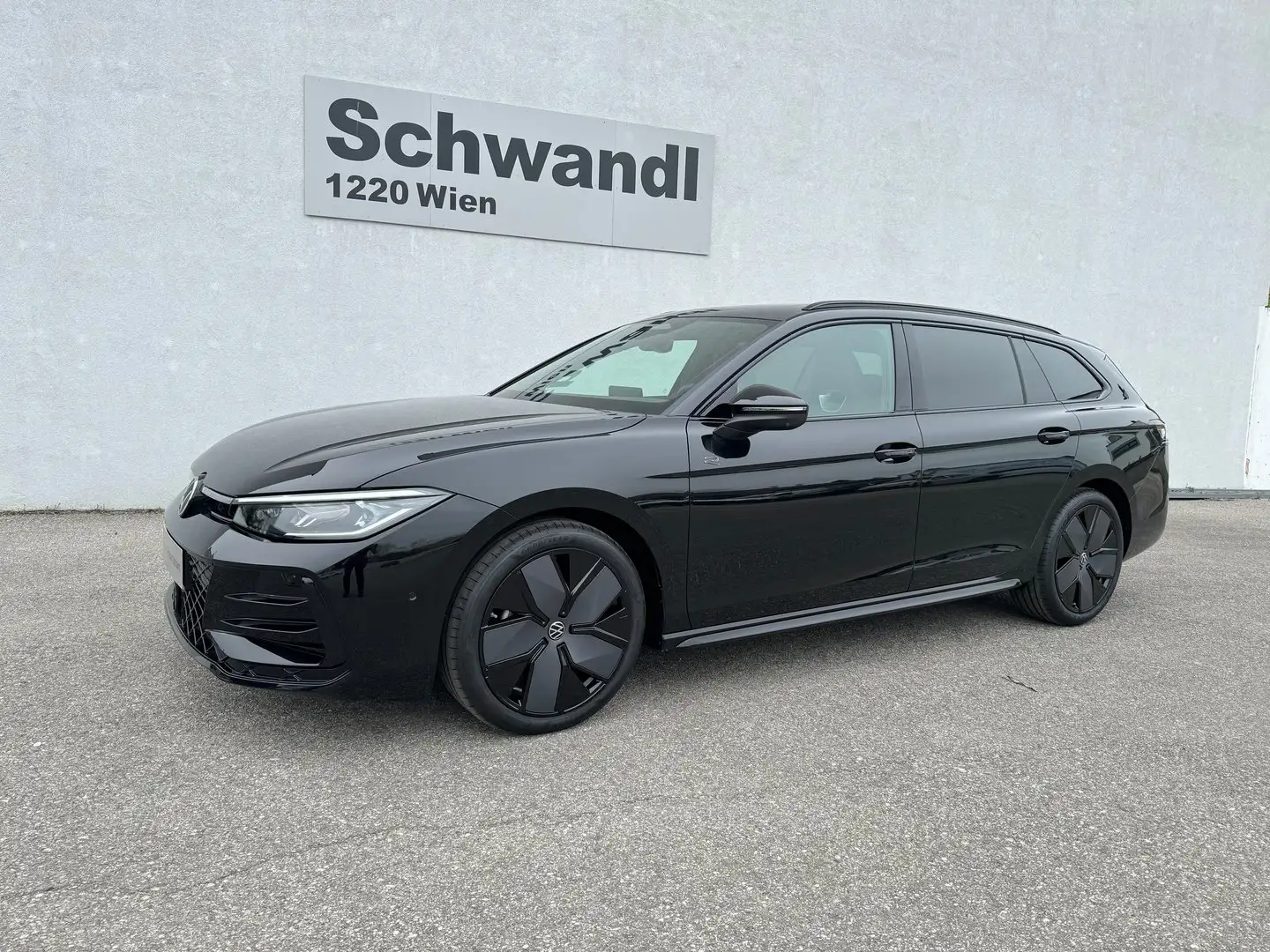 Volkswagen Passat Variant R-Line TDI DSG Schwarz - 2