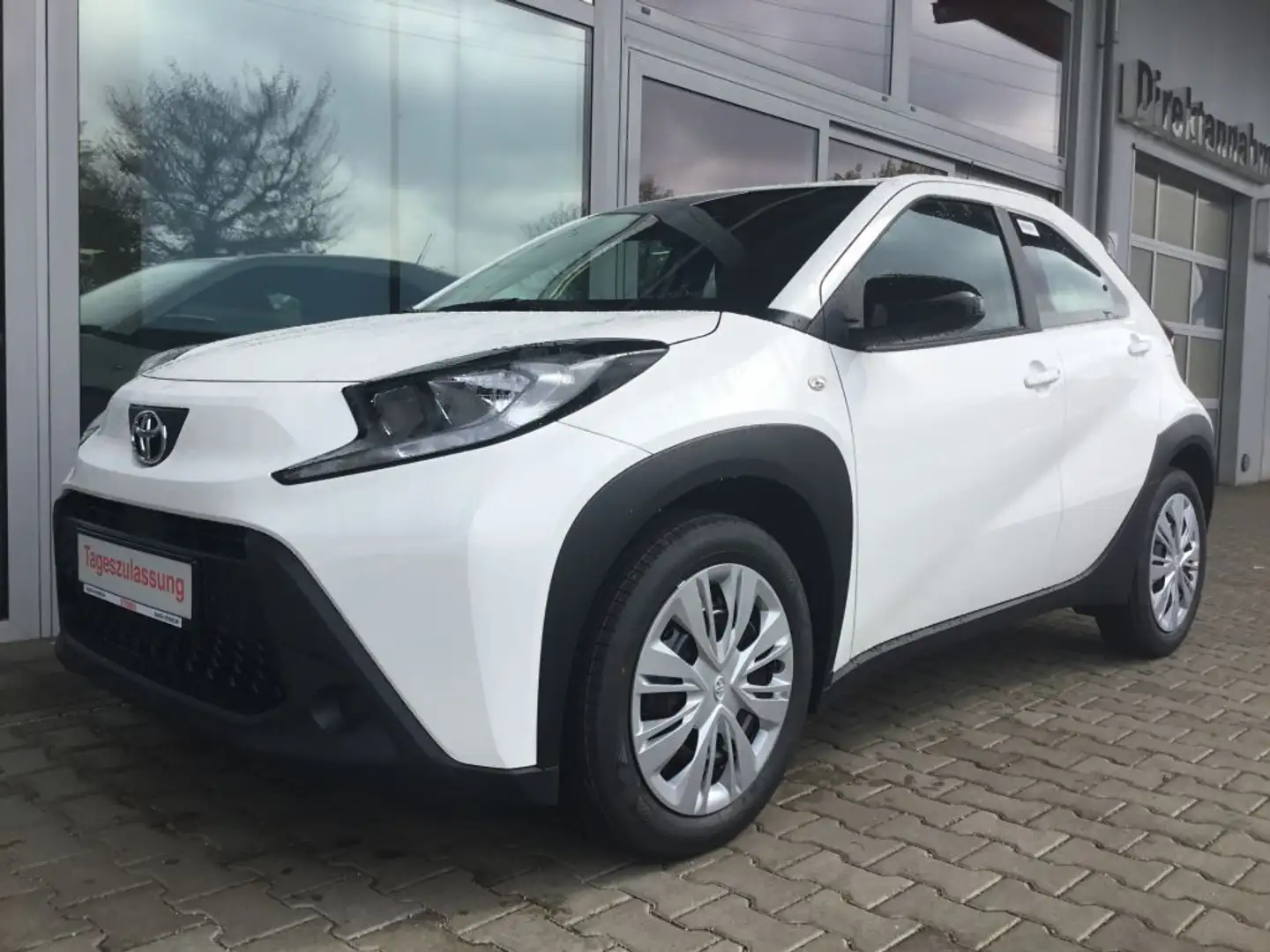Toyota Aygo X Business Edition Weiß - 2