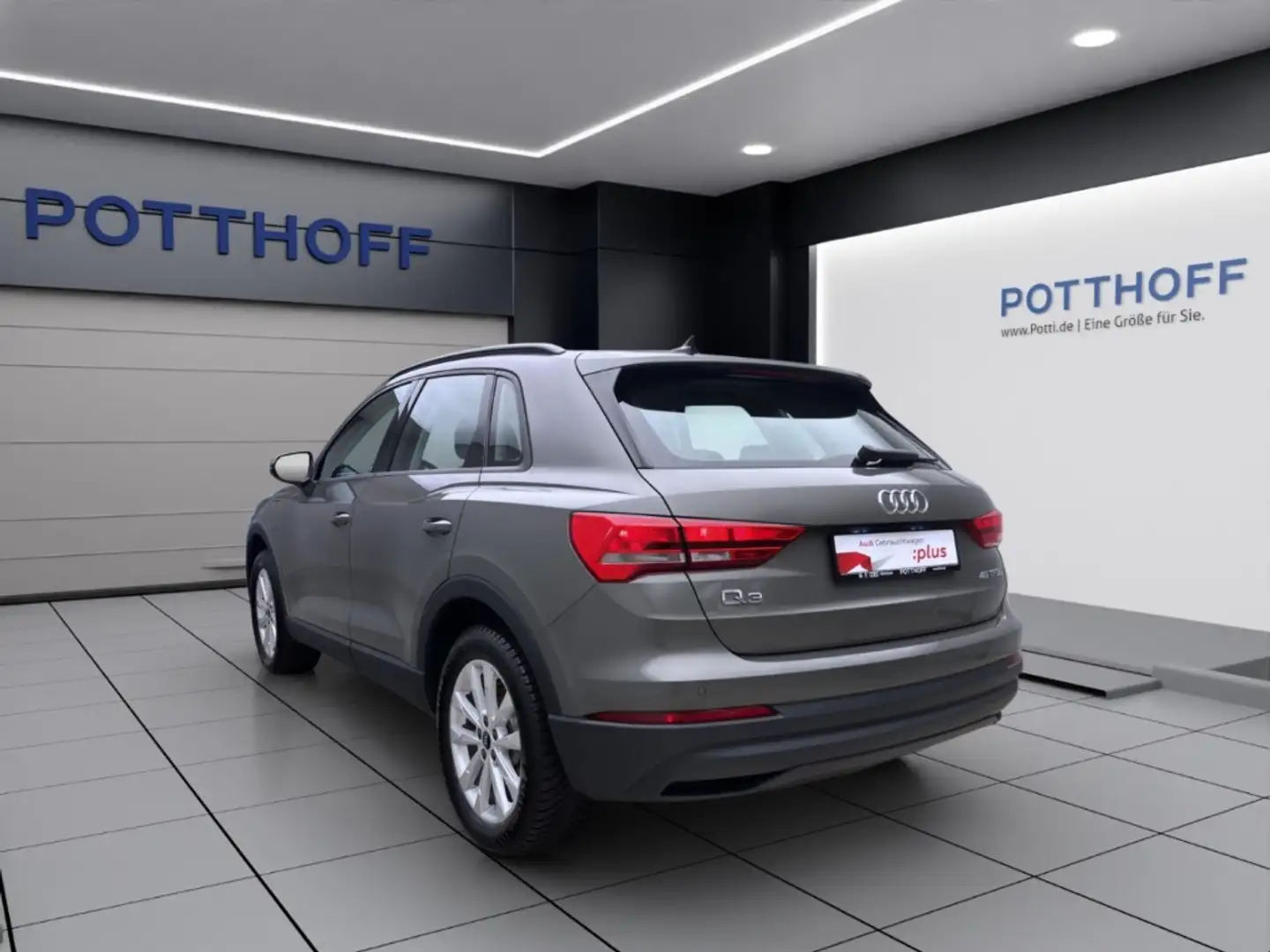 Audi Q3 45 TFSIe AHK SITZHZG KLIMA LM18 DAB+ Grau - 2