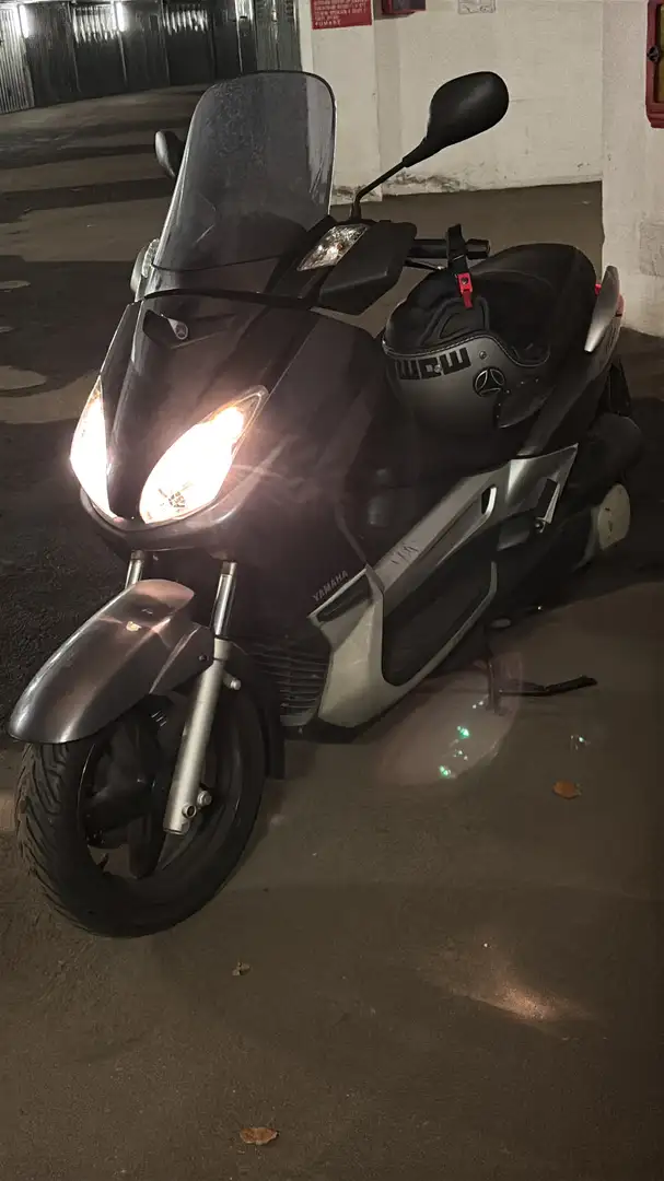 Yamaha X-Max 250 Сірий - 1