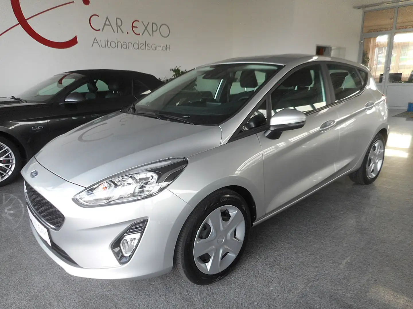 Ford Fiesta Trend 1,1 Start/Stop Silber - 1