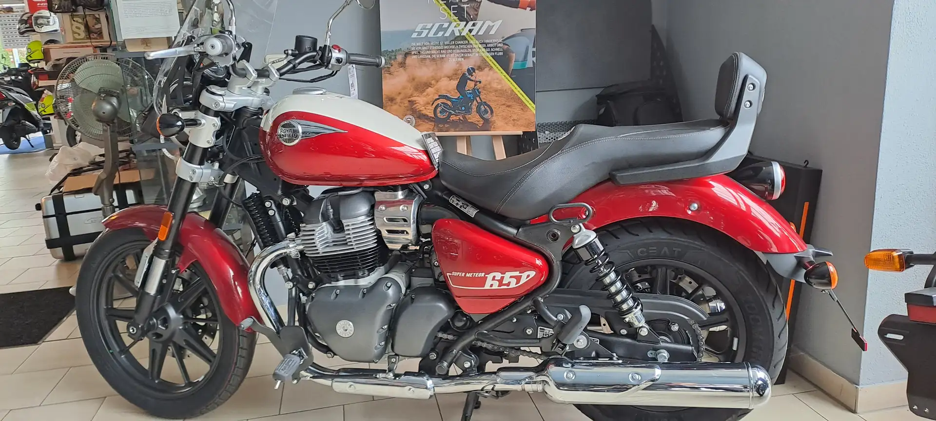 Royal Enfield Super Meteor 650 "CELESTIAL"Windschild-Sissybar-TBT-Navi- Rot - 1