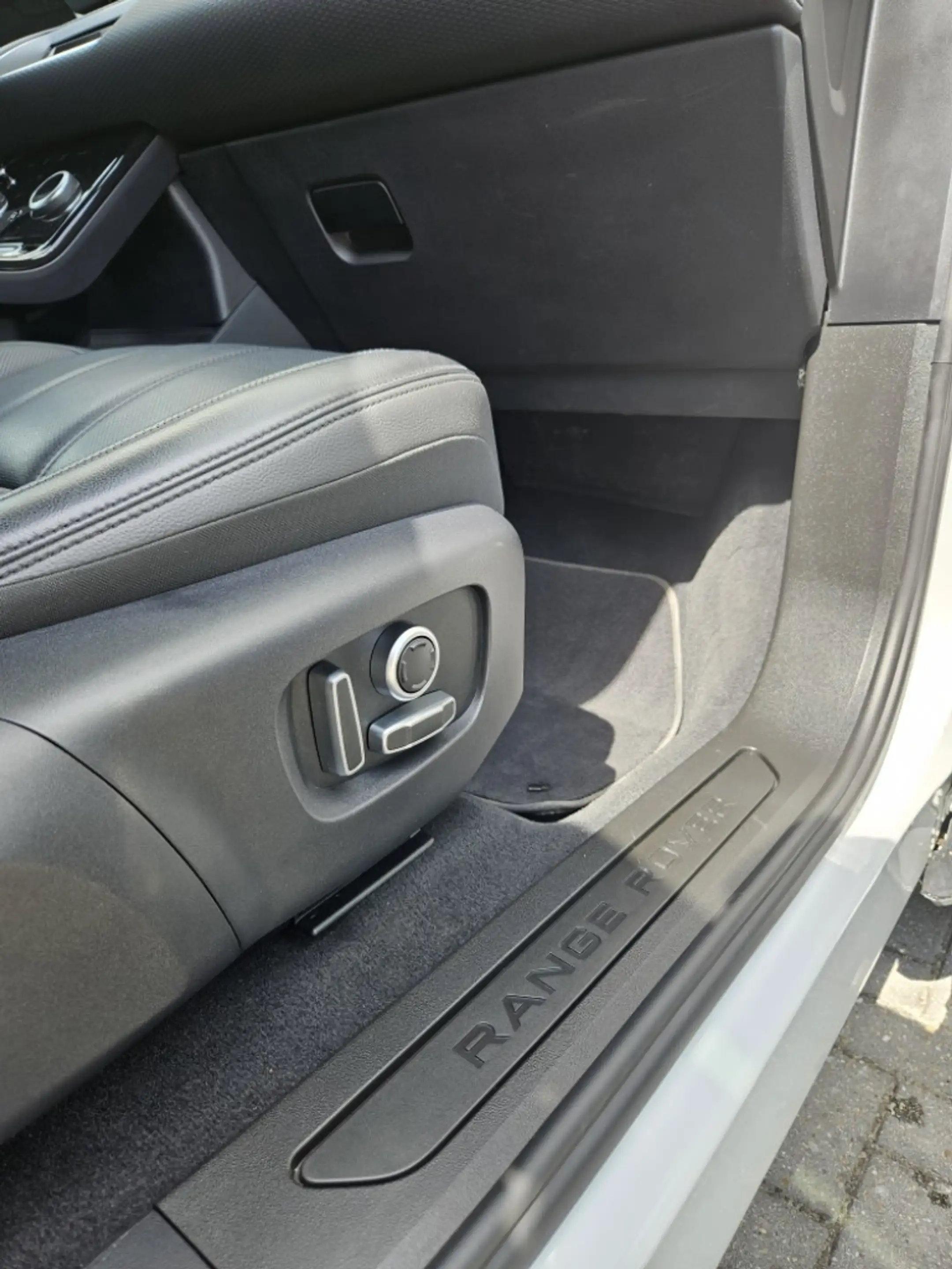 Land Rover Range Rover Evoque 1.5 P300e AWD INC. BTW PPF 1e Eig — photo 15