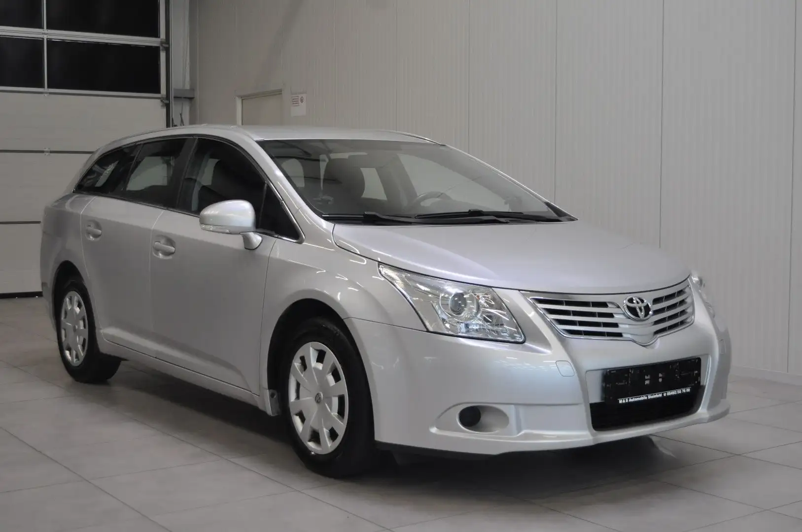 Toyota Avensis Kombi Basis / KLIMA Silber - 2