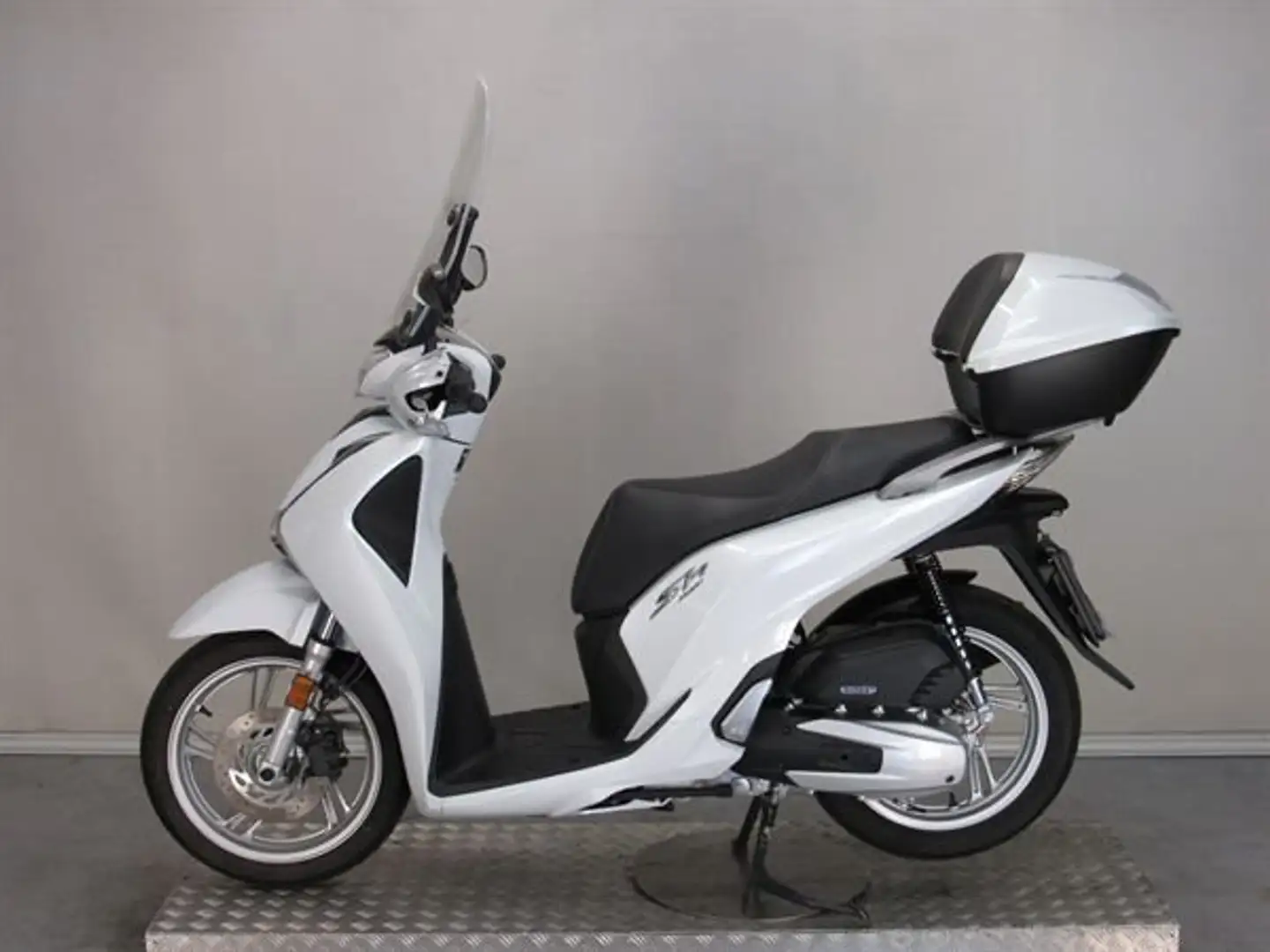 Honda SH 150i Blanc - 1