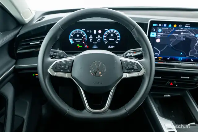 Volkswagen Passat view 6
