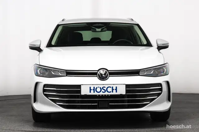 Volkswagen Passat view 2