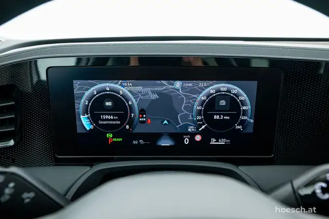 Volkswagen Passat view 11
