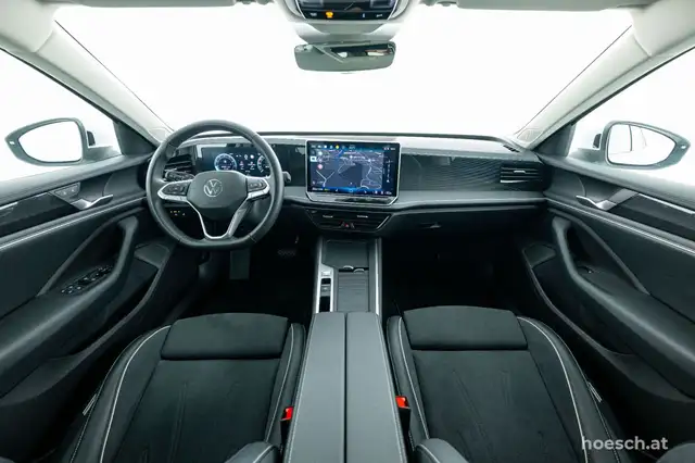 Volkswagen Passat view 5