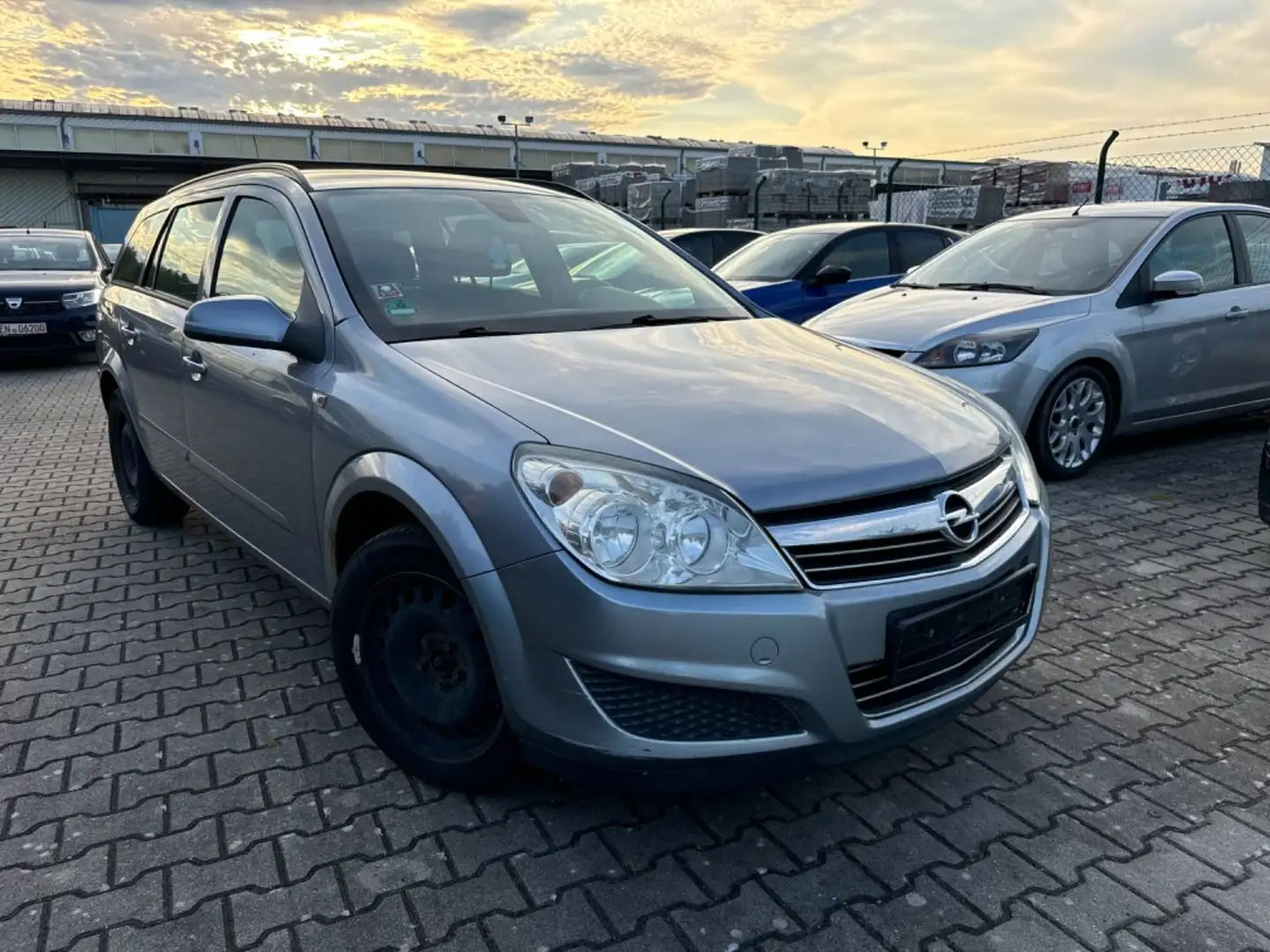 Opel Astra H Caravan Edition Plateado - 1