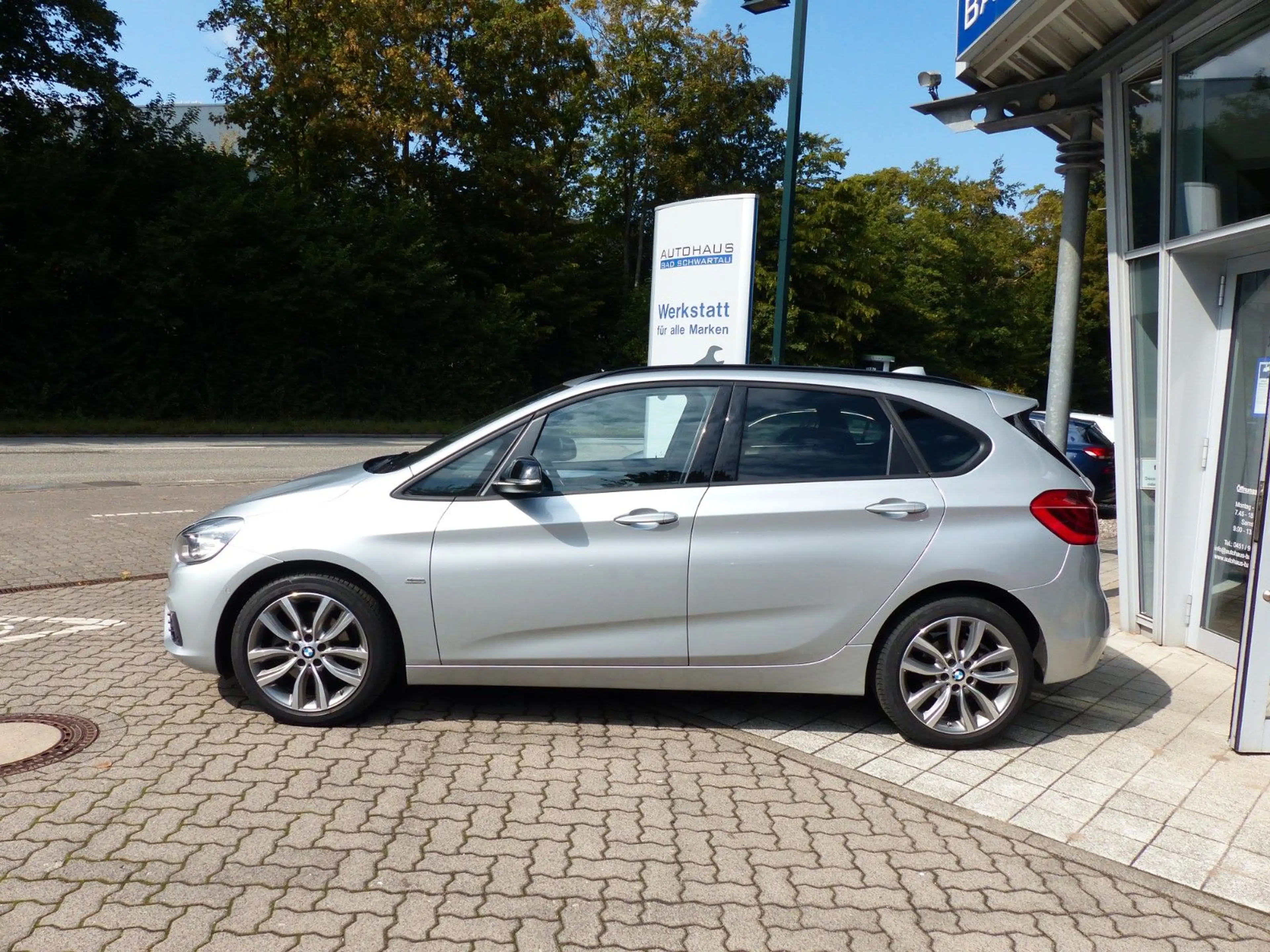 BMW 220 Aut. Sport, Navi, LED, AHK — photo 2