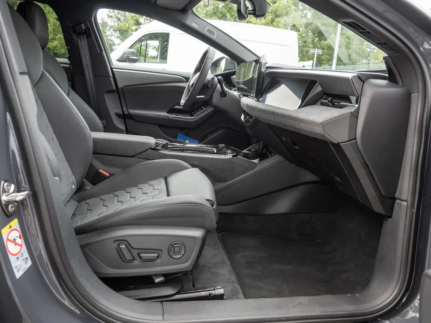 Audi A6 e-tron Avant performance HUD B&O STANDHZ Grau - 2