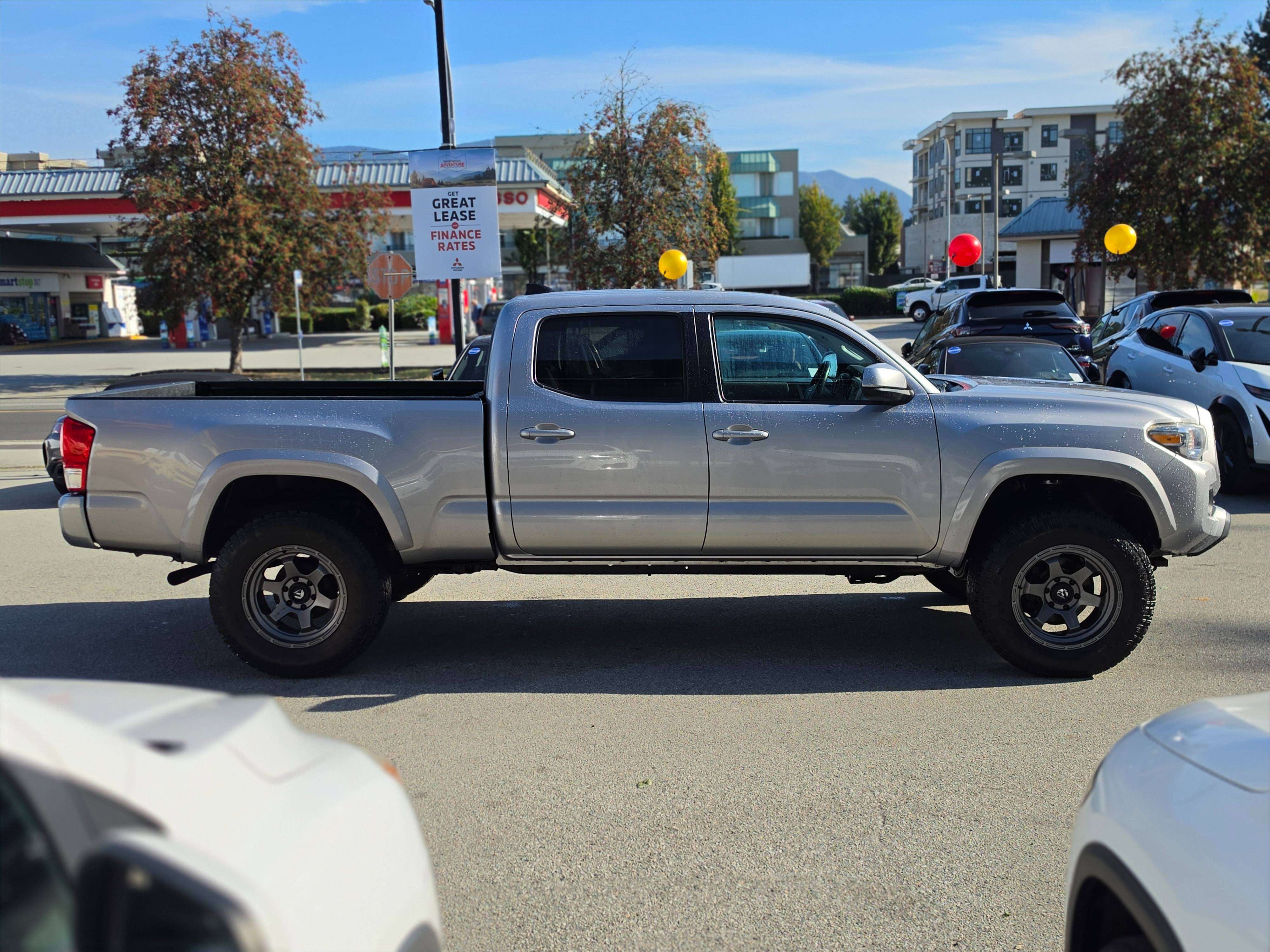 2016 Toyota Tacoma SR5 - No Accidents, Backup Camera, BlueTooth — снимка 1