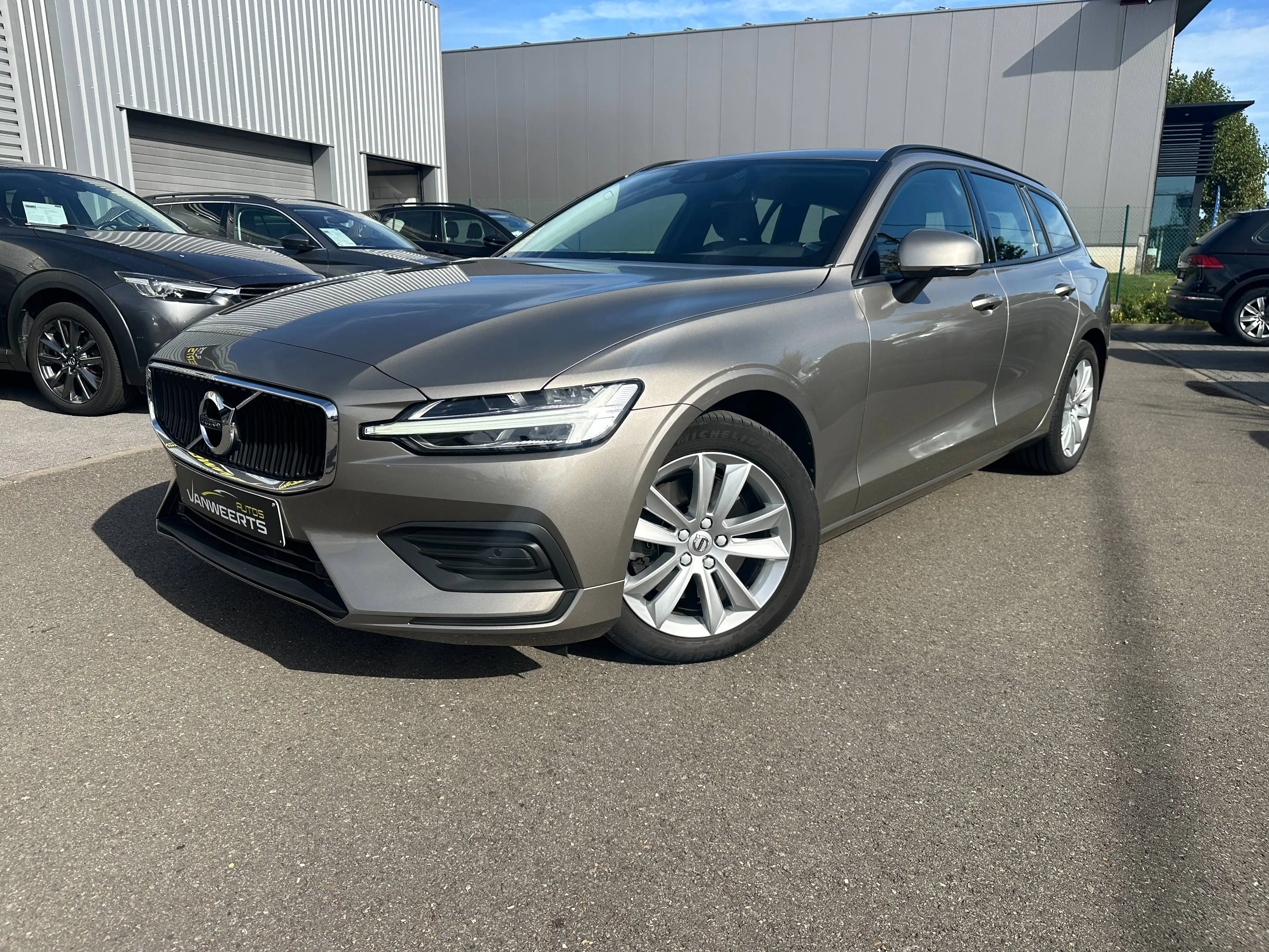 Volvo V60 2.0 benzine, B3 MHEV, CARPLAY-ANDROID