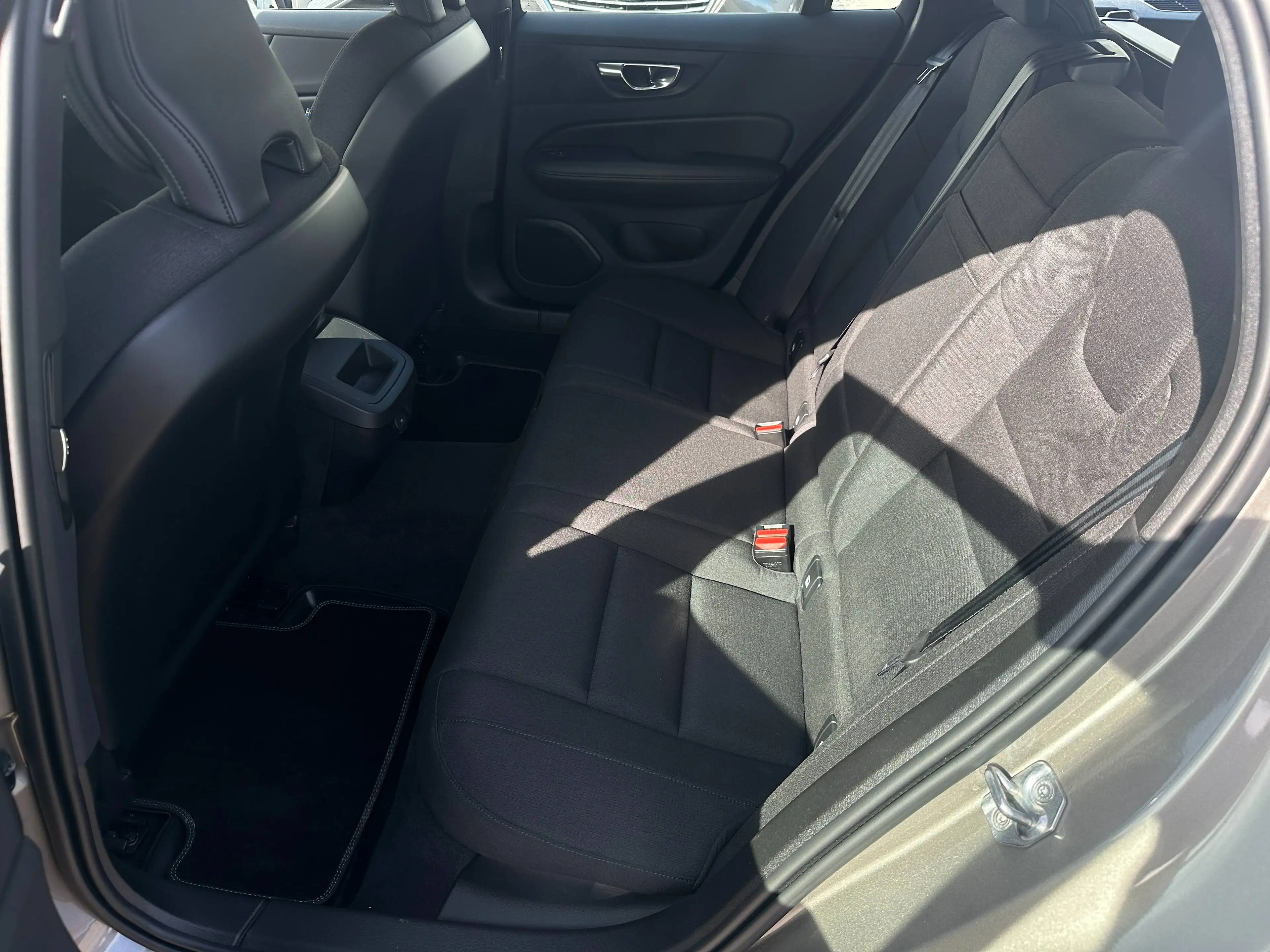 Volvo V60 2.0 benzine, B3 MHEV, CARPLAY-ANDROID — photo 9