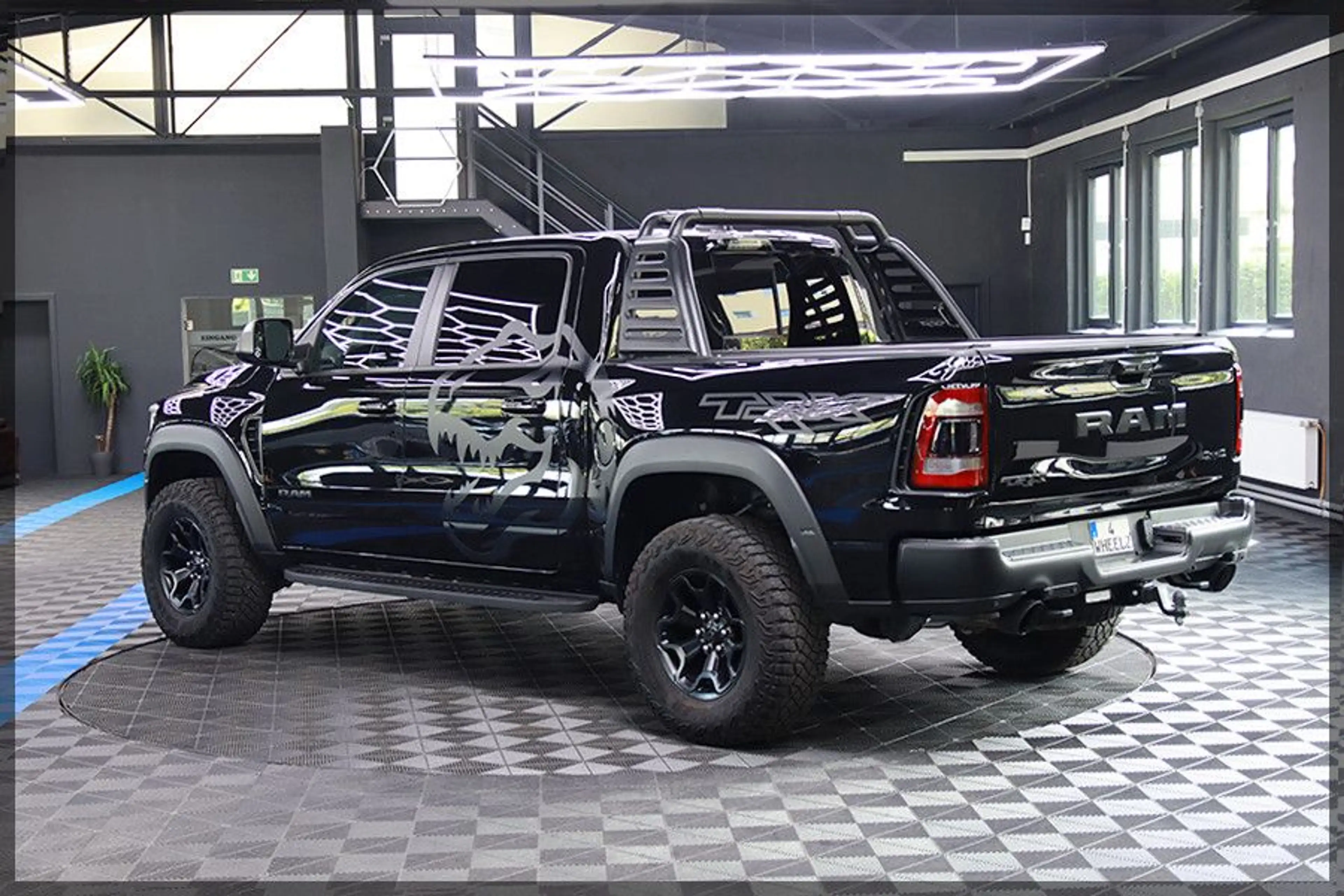 Dodge RAM 6.2 HEM TRX CREW CAB 4x4 711PS — photo 6
