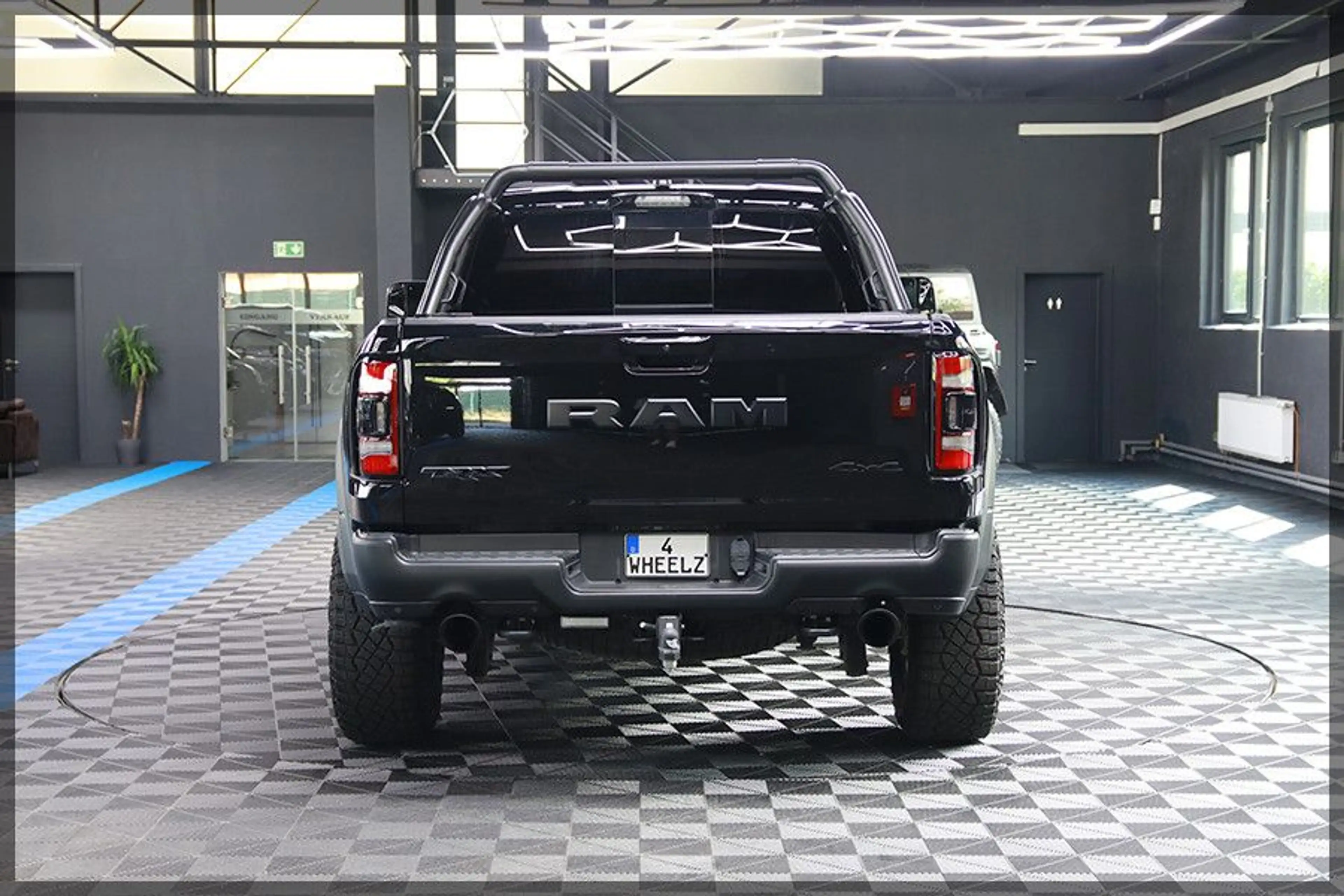 Dodge RAM 6.2 HEM TRX CREW CAB 4x4 711PS — photo 4