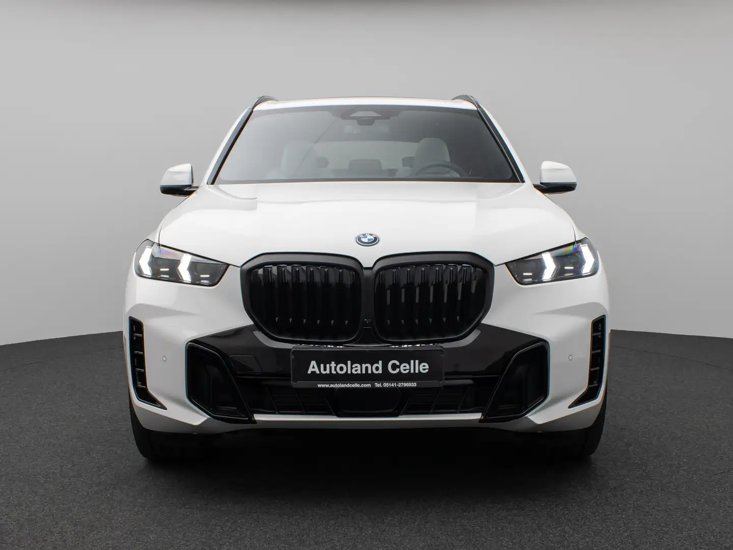 BMW X5 xD50e M Sport Panorama 360°HUD DAB H K SoftCL Weiß - 2