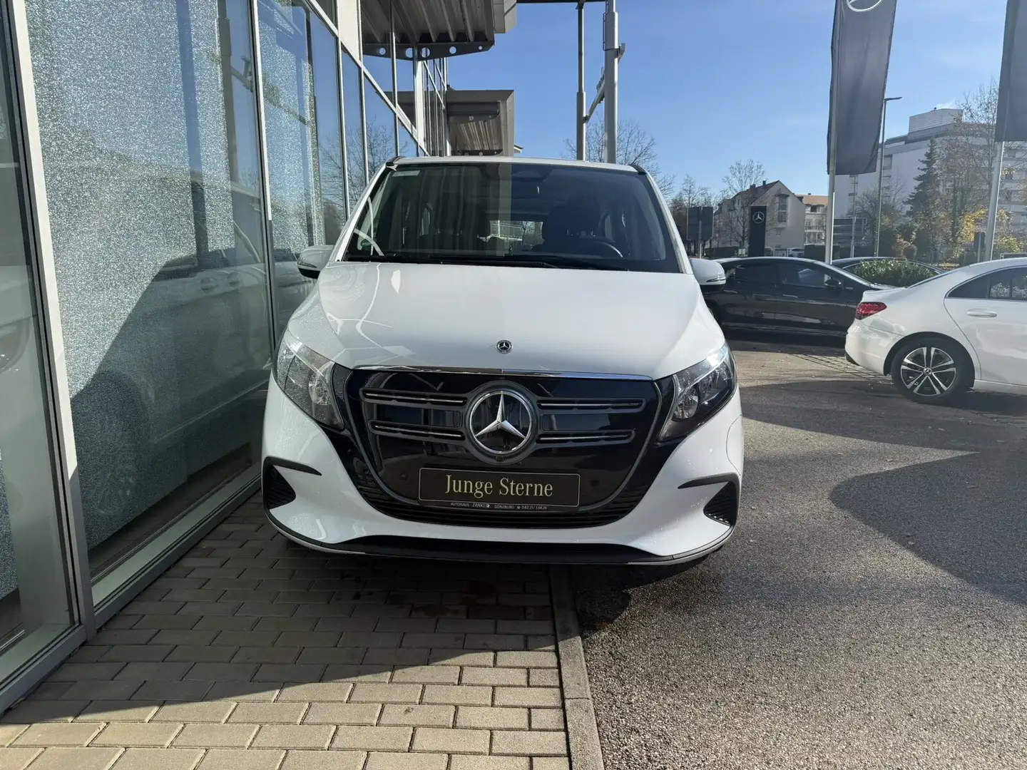 Mercedes-Benz EQV 300 EQV 300 Lang *DISTRONIC*KAMERA*TEMPO*EASY*DAB* Weiß - 2