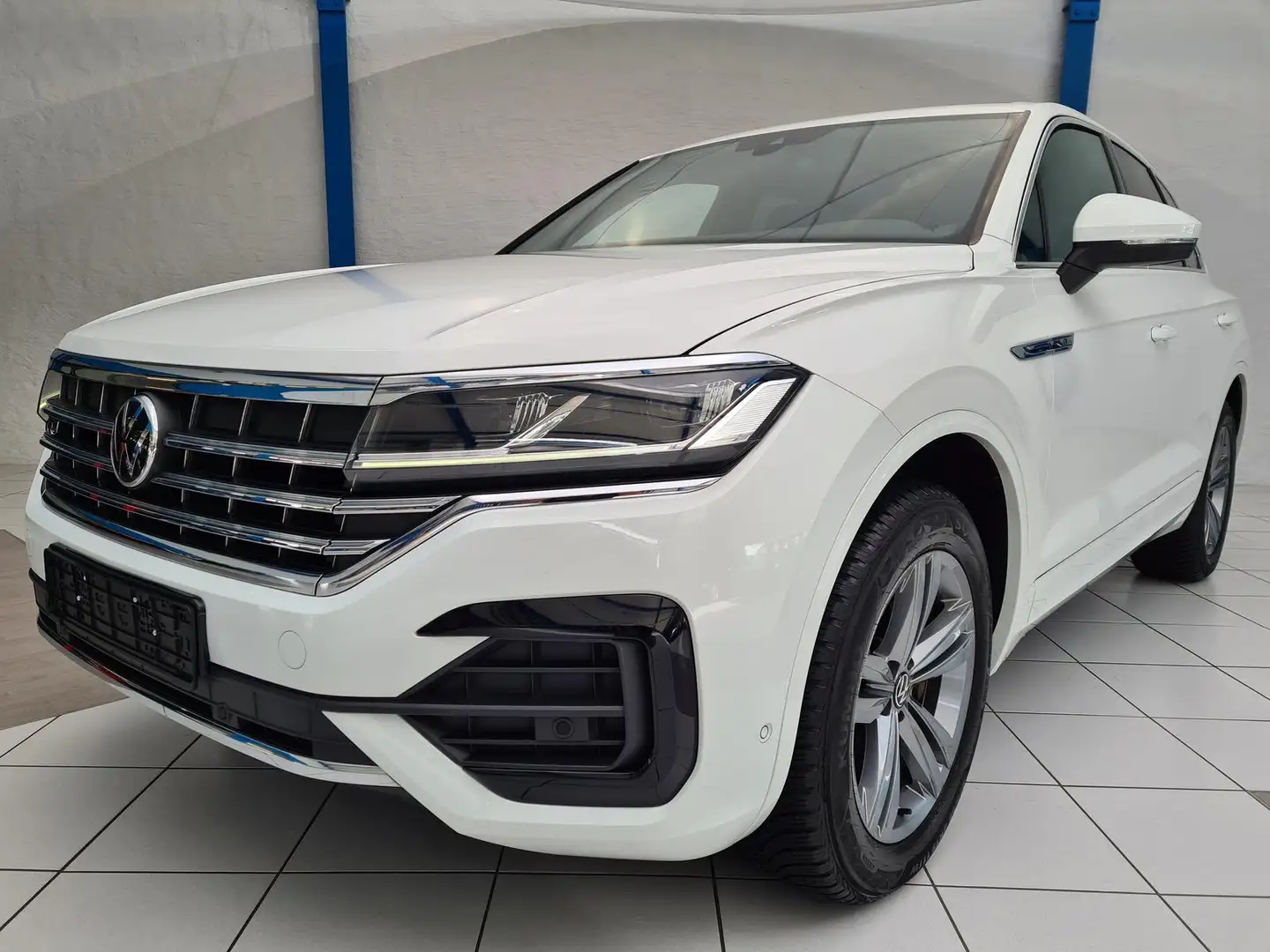 Volkswagen Touareg 3.0TDI R-Line 4Motion LED Blanc - 2