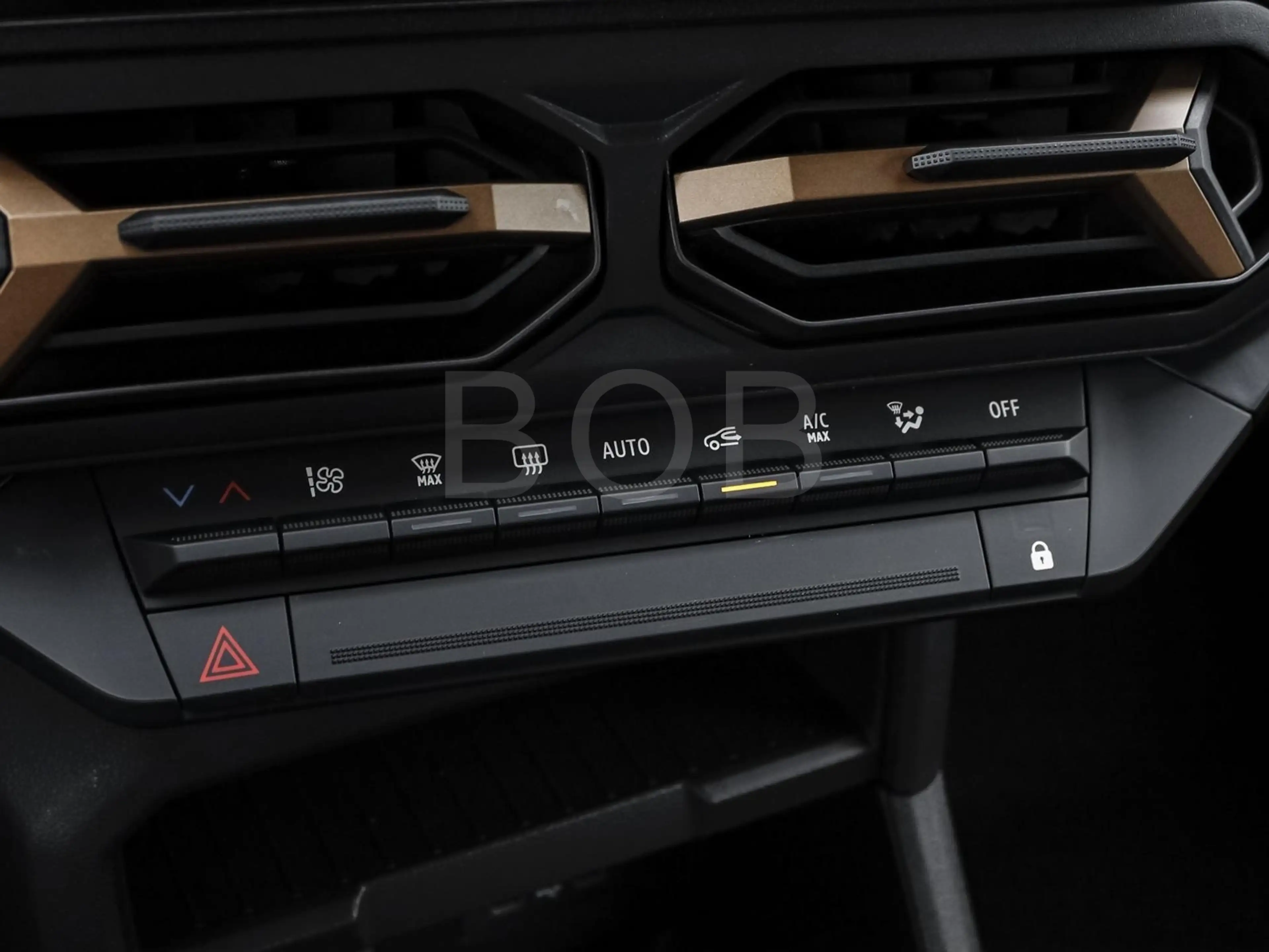Dacia Duster Extreme TCe 130 SHZ PDC LHZ FSHZ 360° — photo 11