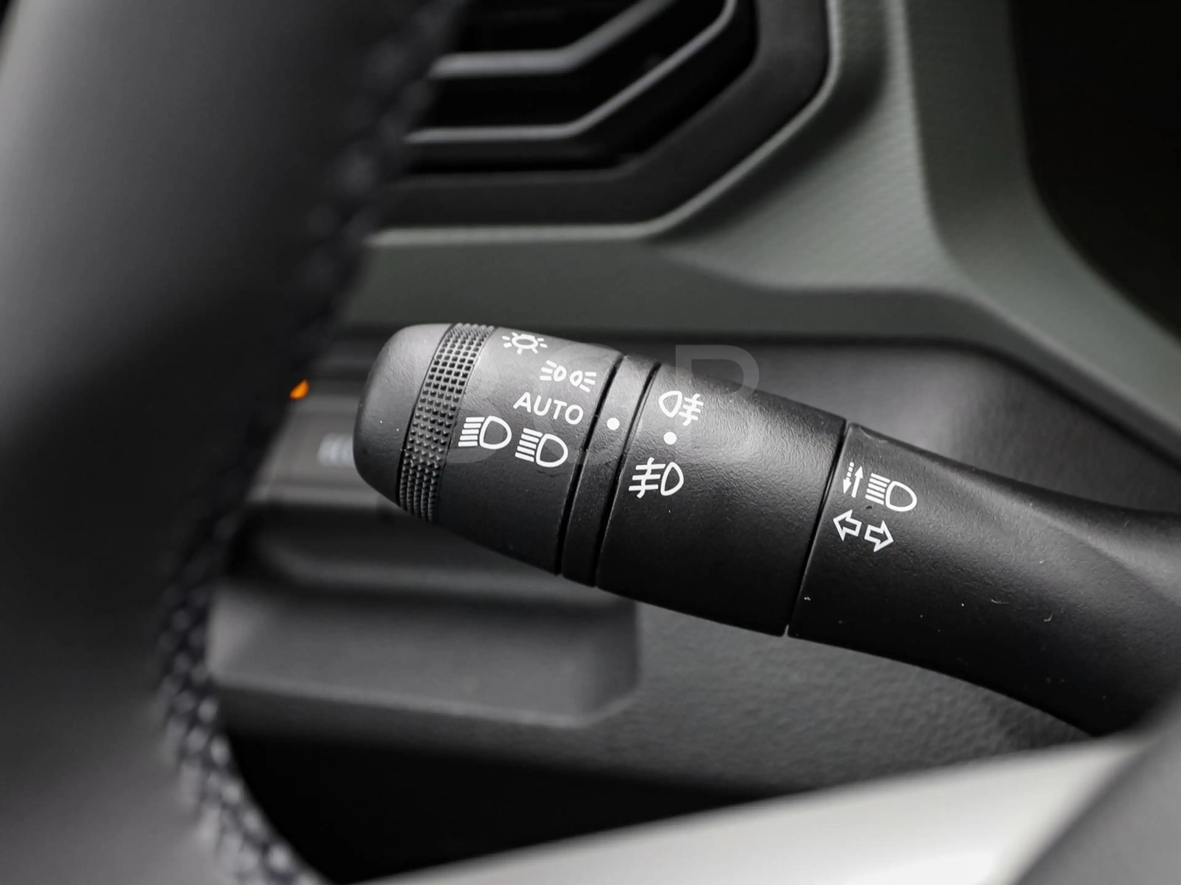Dacia Duster Extreme TCe 130 SHZ PDC LHZ FSHZ 360° — photo 14